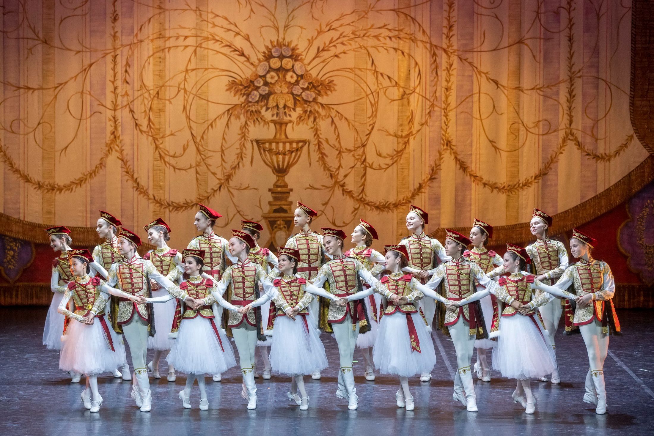 Students of the Hungarian National Ballet Institute in <i>Paquita</i> &copy; Peter Rakossy