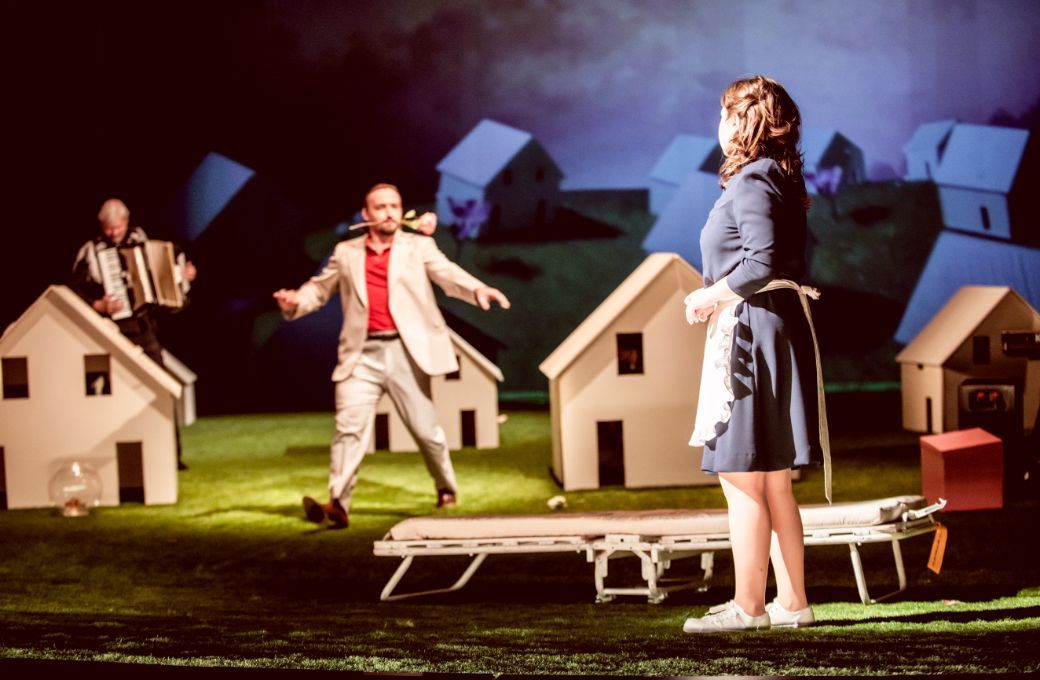 Pavol Kub&aacute;ň (Count Almaviva) and Ekaterina Krovateva (Susanna) &copy; Ilona Sochorov&aacute;