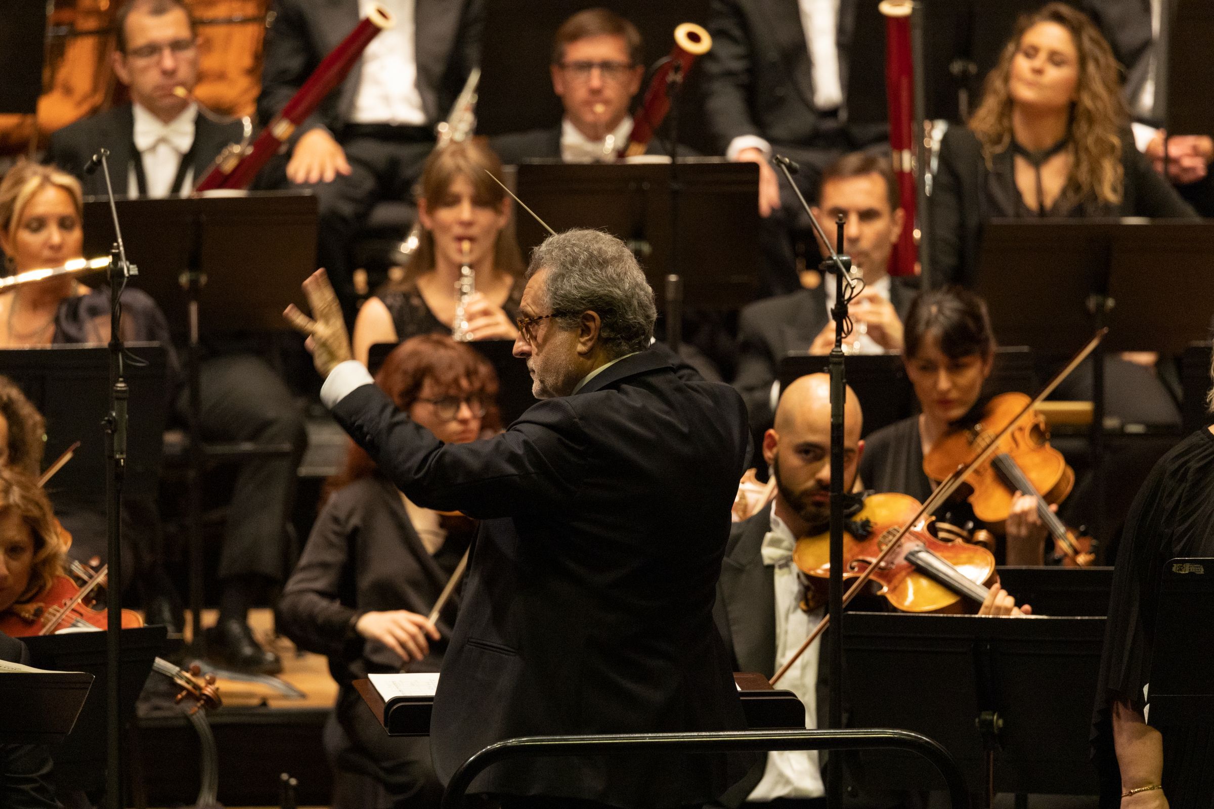 Josep Pons dirige l'Orquesta Sinfónica del Gran Teatre del Liceu &copy; Elisa Haberer / Opéra national de Paris