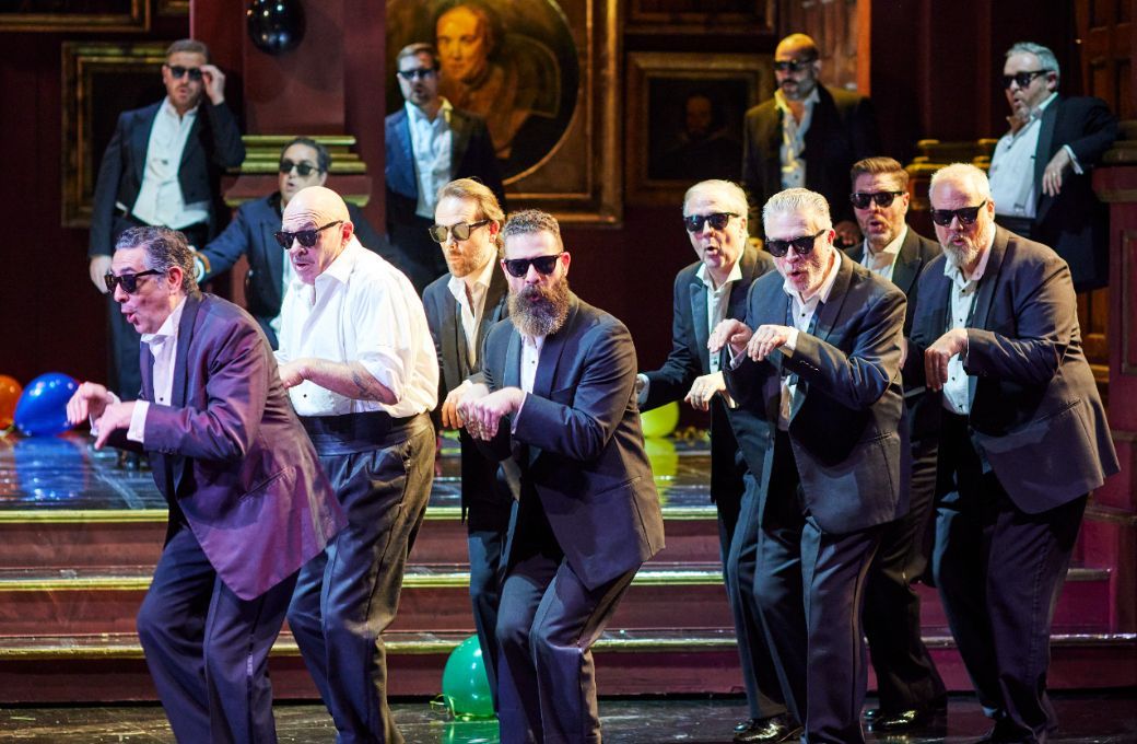 The Opera Australia Chorus © Keith Saunders