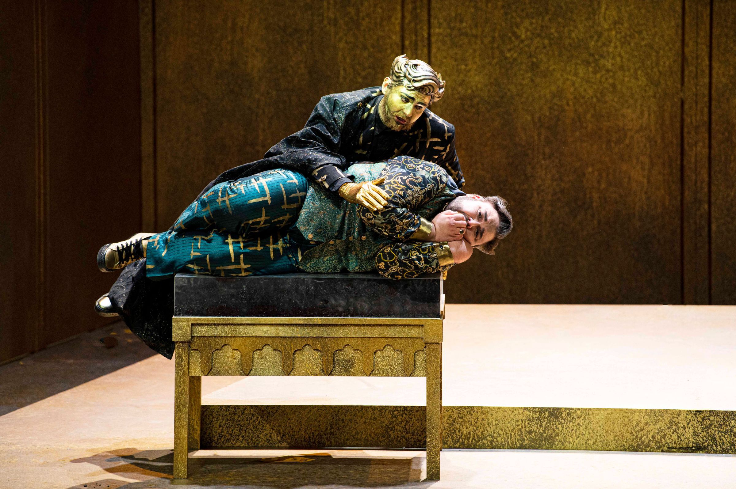 Nils Stäfe	(Król Roger II) und Alexey Sayapin	(Edrisi) &copy; Marlies Kross