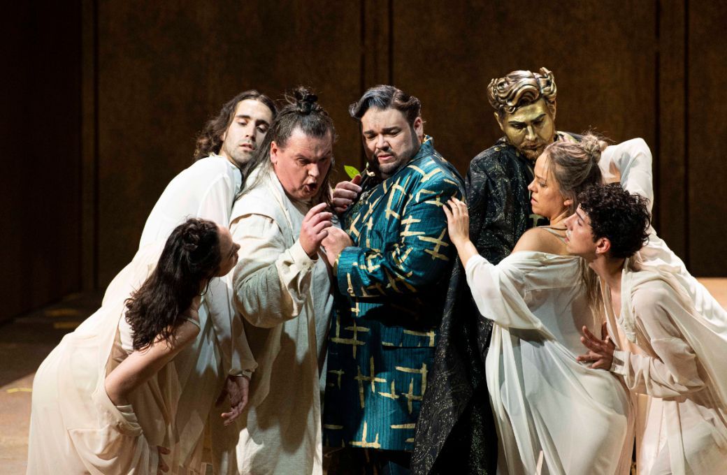Uwe Stickert (Hirte), Nils St&auml;fe (Kr&oacute;l Roger II) und Alexey Sayapin (Edrisi) &copy; Marlies Kross