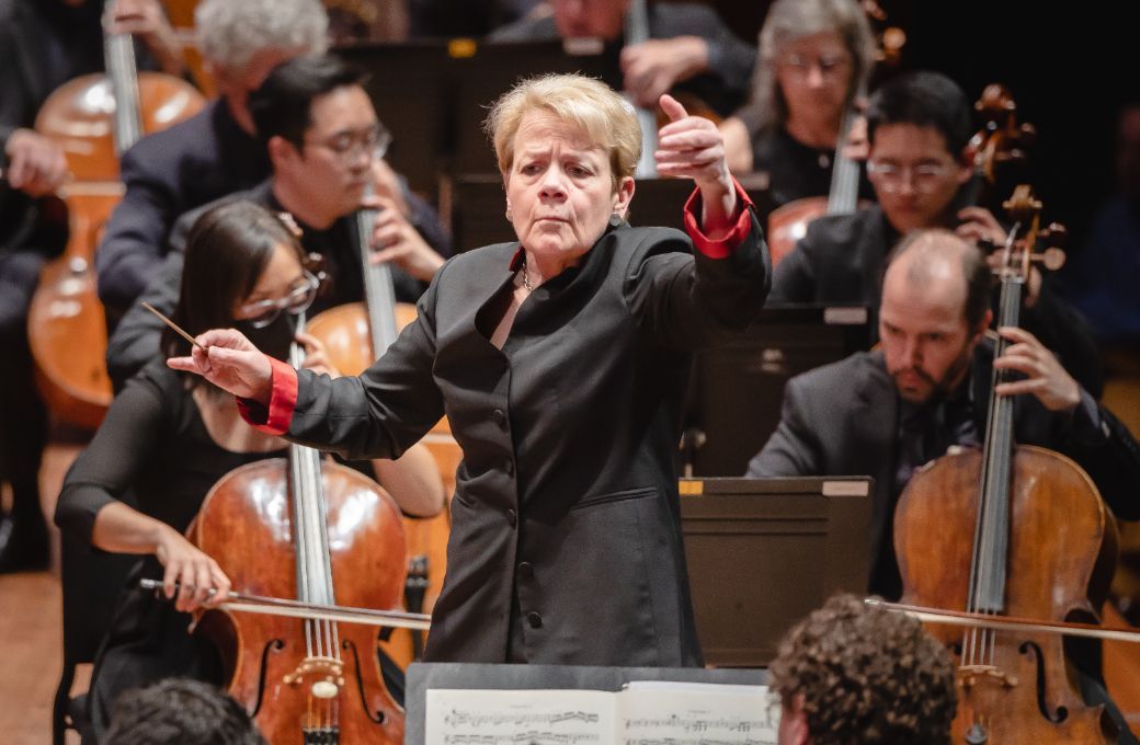 Marin Alsop conducts the Seattle Symphony © Carlin Ma