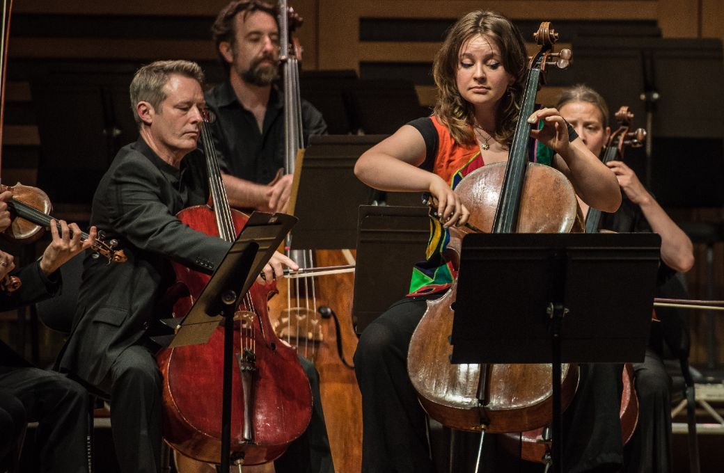 Laura van der Heijden and Aurora Orchestra © Monika S Jakubowska