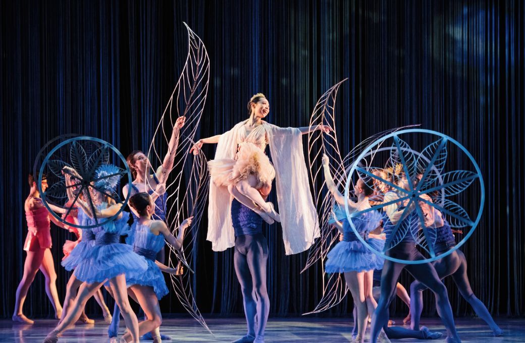 Tulsa Ballet in Andrew McNicol's <i>Cinderella</i> &copy; Kate Luber