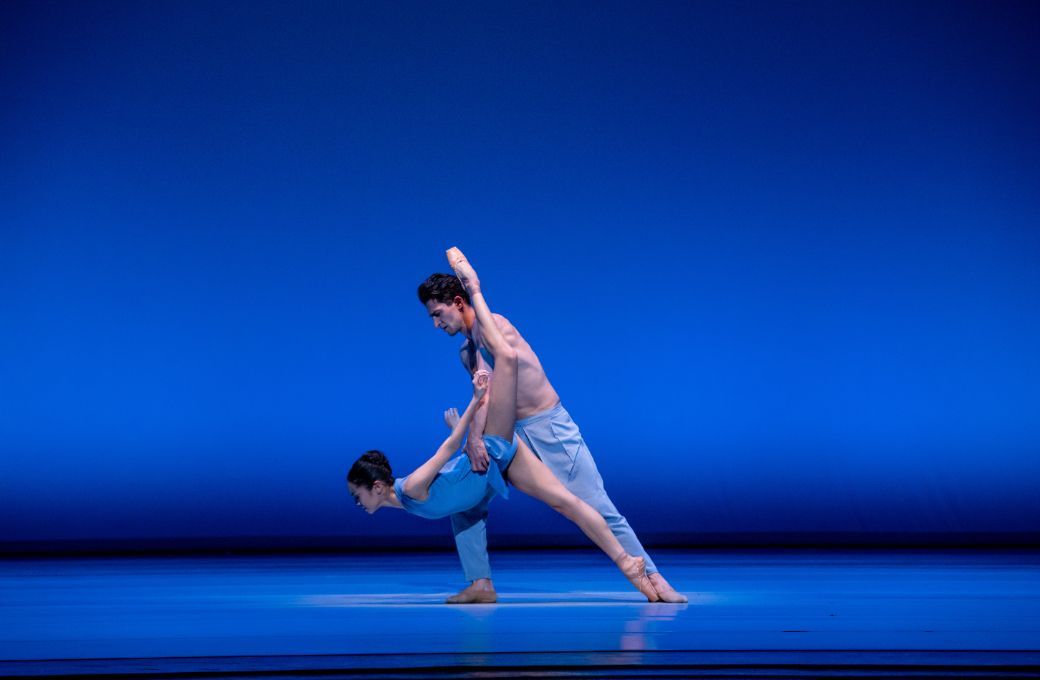 Jeraldine Mendoza and Temur Suluashvili in <i>Yonder Blue</i> for Joffrey Ballet © Cheryl Mann