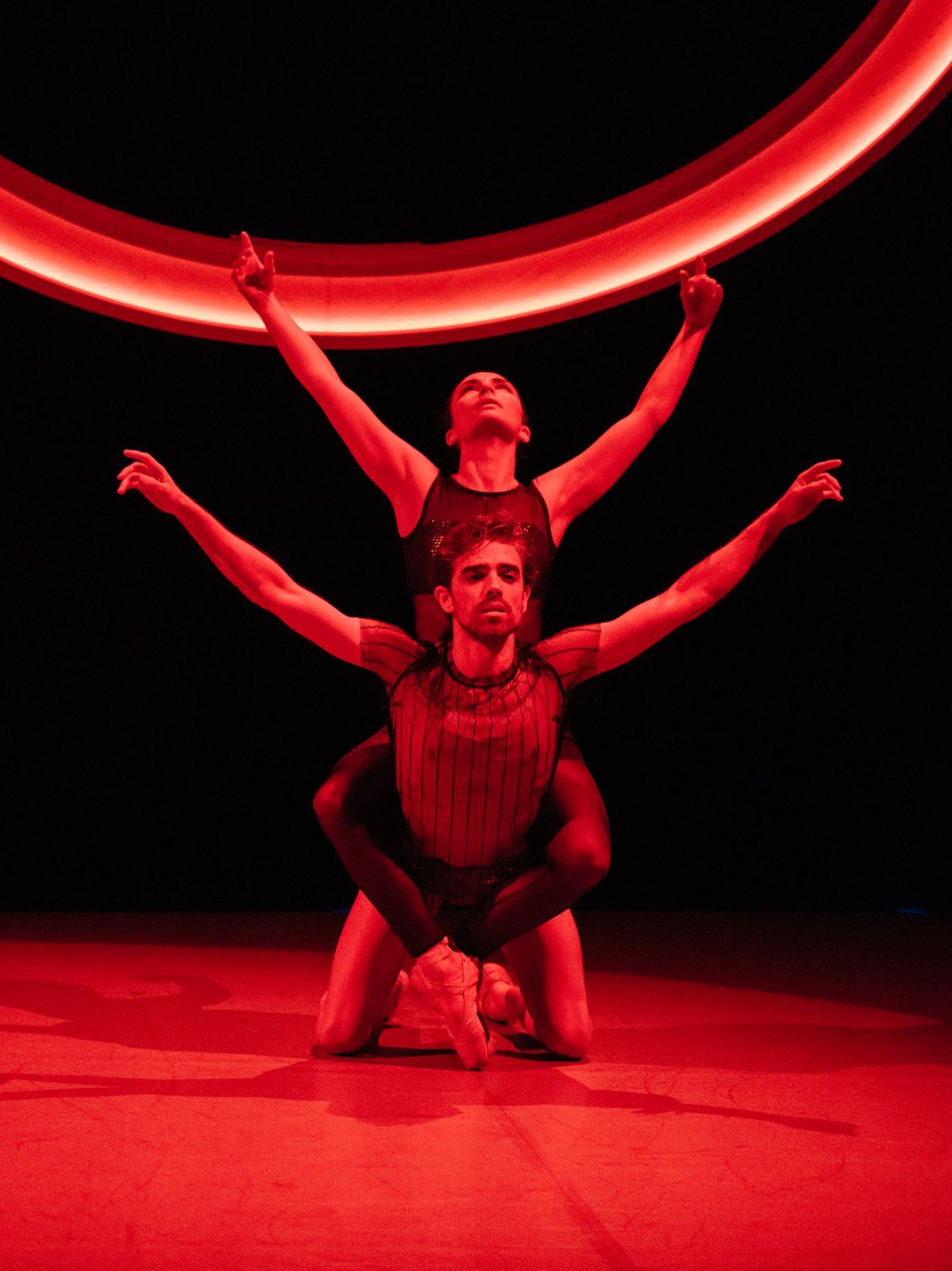 Iván Delgrado del Río and Casey Nokomis Pereira in Andrew McNicol's <i>Moonbend</i> © A Dancers Lens