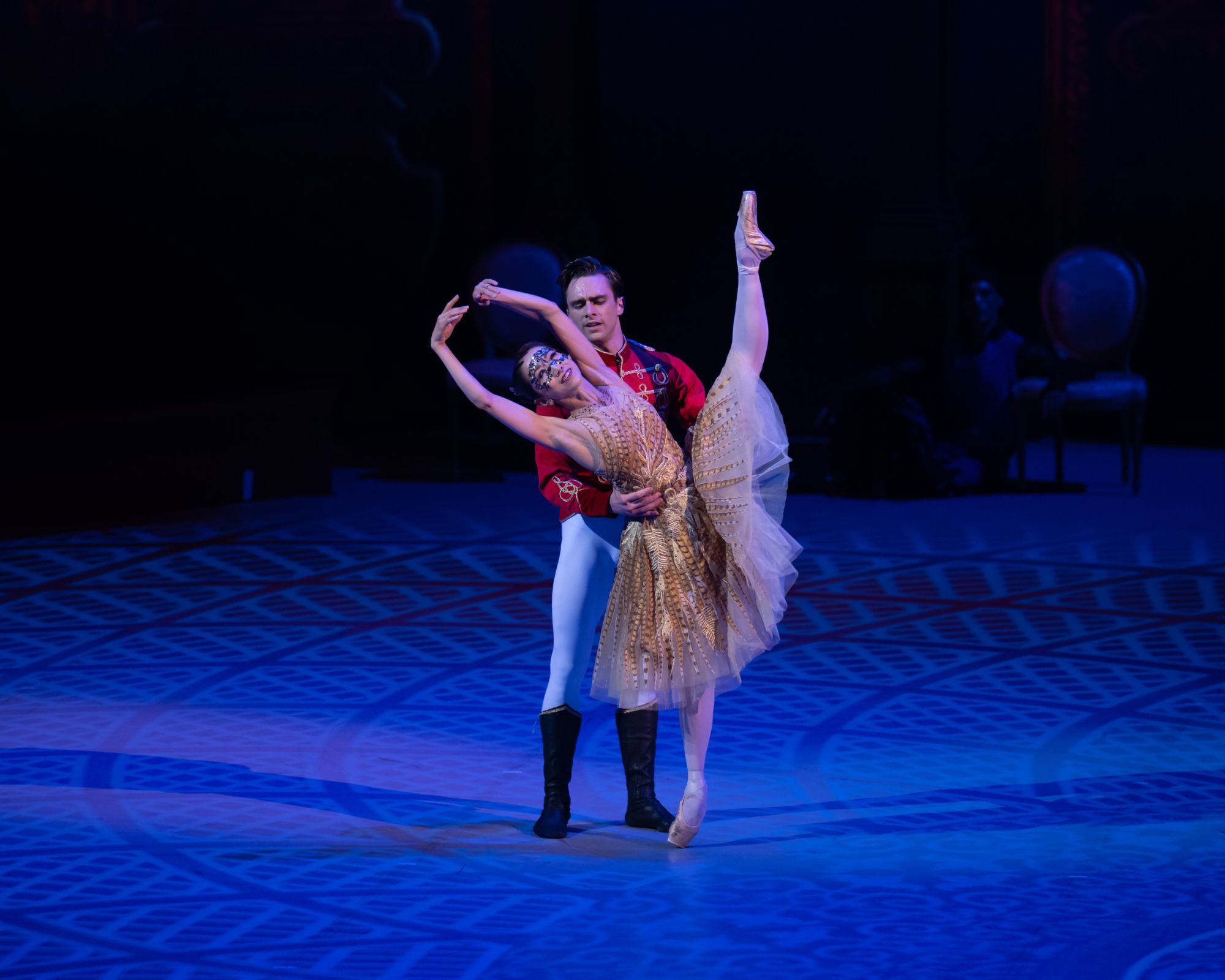 Francesco Gabriele Frola and Erina Takahashi in Christopher Wheeldon's <i>Cinderella</i> &copy; ASH