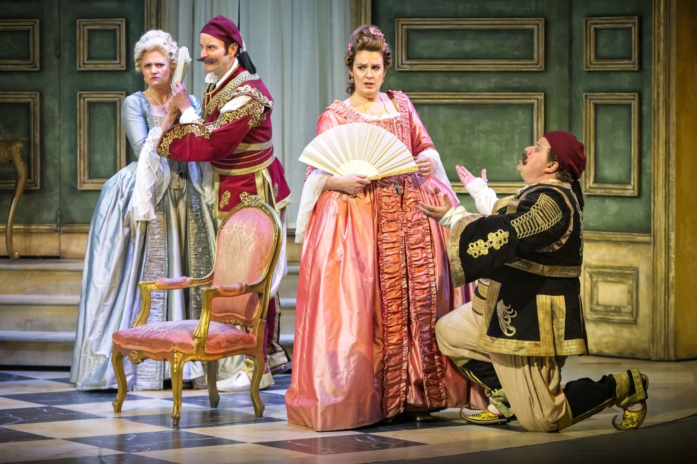 Samantha Clarke, Nicholas Lester (Guglielmo), Kitty Whately and Alessandro Fisher (Ferrando) © Craig Fuller