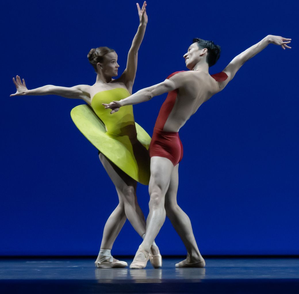 Nina Tonoli and Sho Yamada in William Forsythe's <i>The Vertiginous Thrill of Exactitude</i> © Sasha Gouliaev