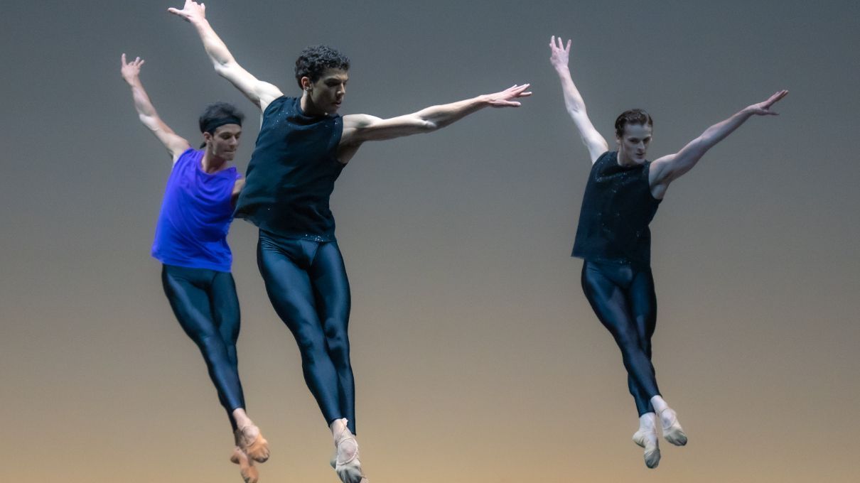 Constantine Allen, Timothy van Poucke, Conor Walmsley in William Forsythe's <i>Pas/Parts</i> © Sasha Gouliaev