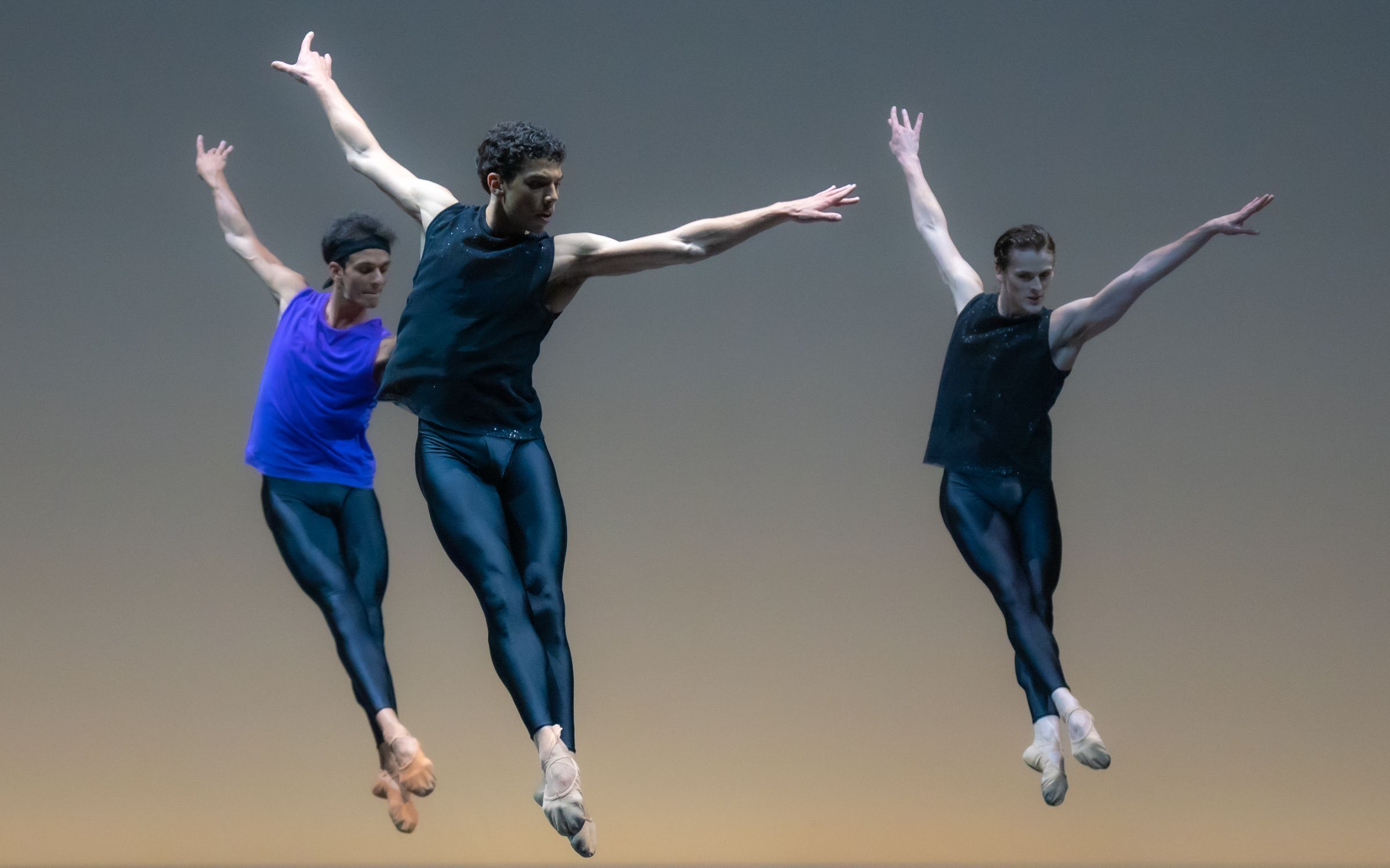 Constantine Allen, Timothy van Poucke, Conor Walmsley in William Forsythe's <i>Pas/Parts</i> © Sasha Gouliaev