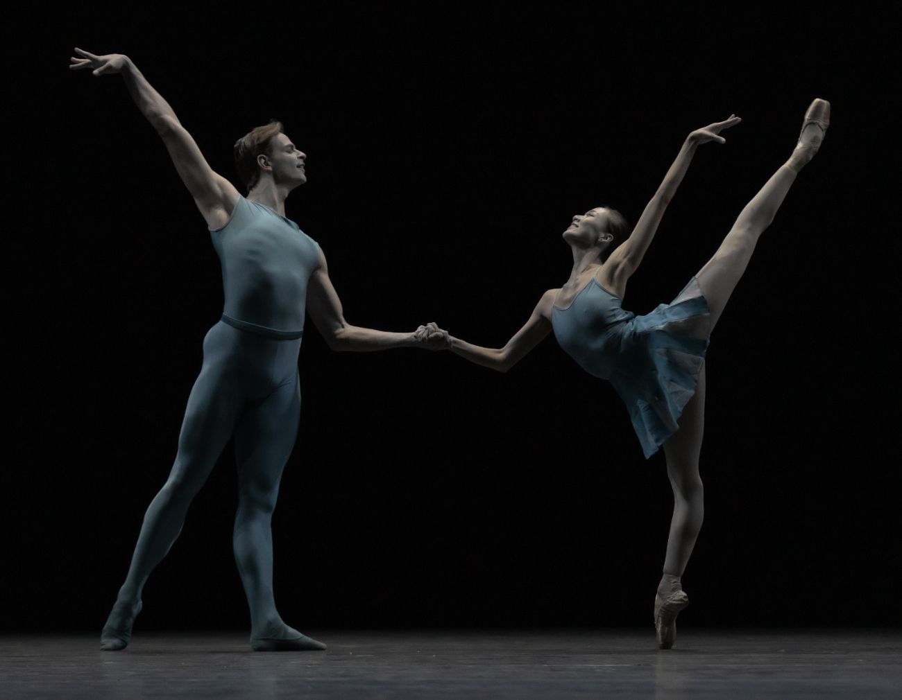 Jacob Feyferlik and Yuan Yuan Zhang in William Forsythe's <i>Blake Works I</i> © Sasha Gouliaev