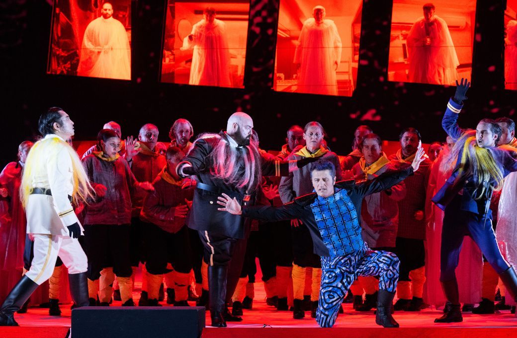Piotr Beczała mit Xiaomeng Zhang (Ping), Iain Milne (Pang), Nathan Haller (Pong) &copy; Monika Rittershaus