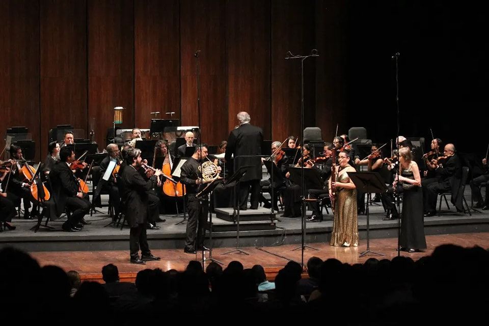 Solistas en la <i>Sinfonía concertante</i> de Mozart junto a la Orquesta Sinfónica Nacional de México © Orquesta Sinfónica Nacional de México