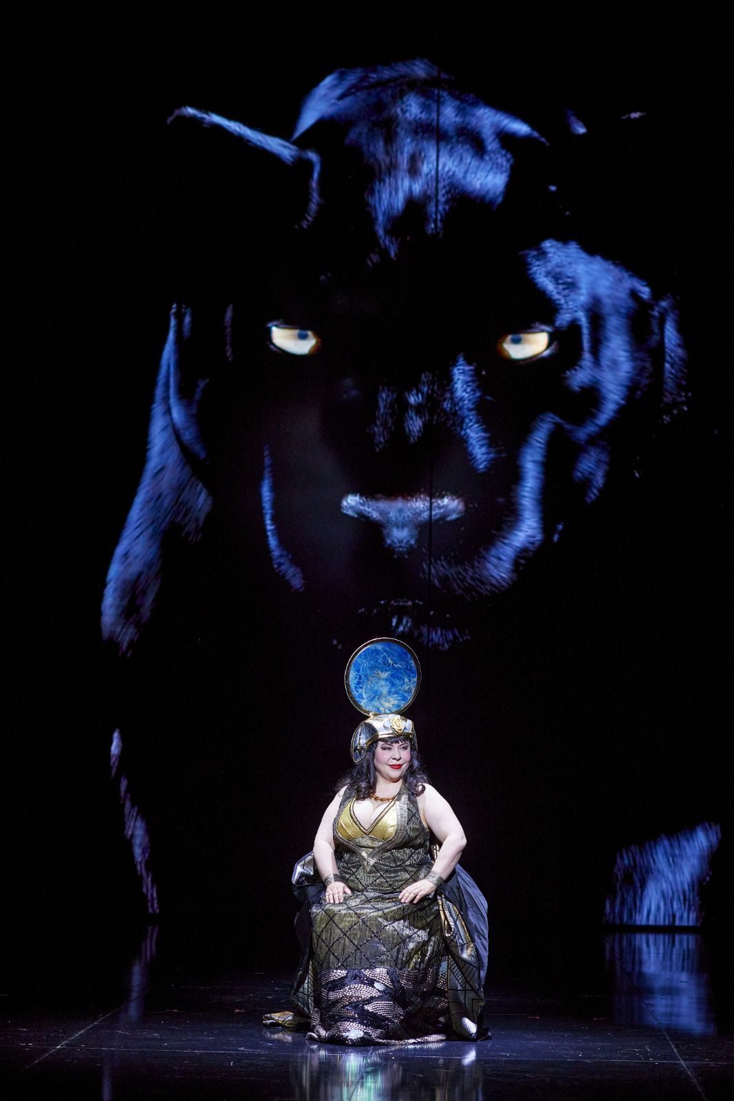Elena Gabouri (Amneris) © Keith Saunders