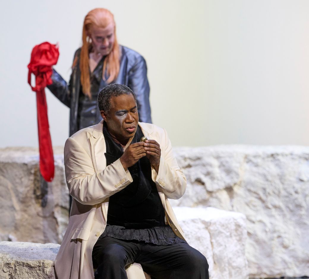 Michael Laurenz (Loge) and Eric Owens (Wotan) © Wiener Staatsoper | Michael Pöhn