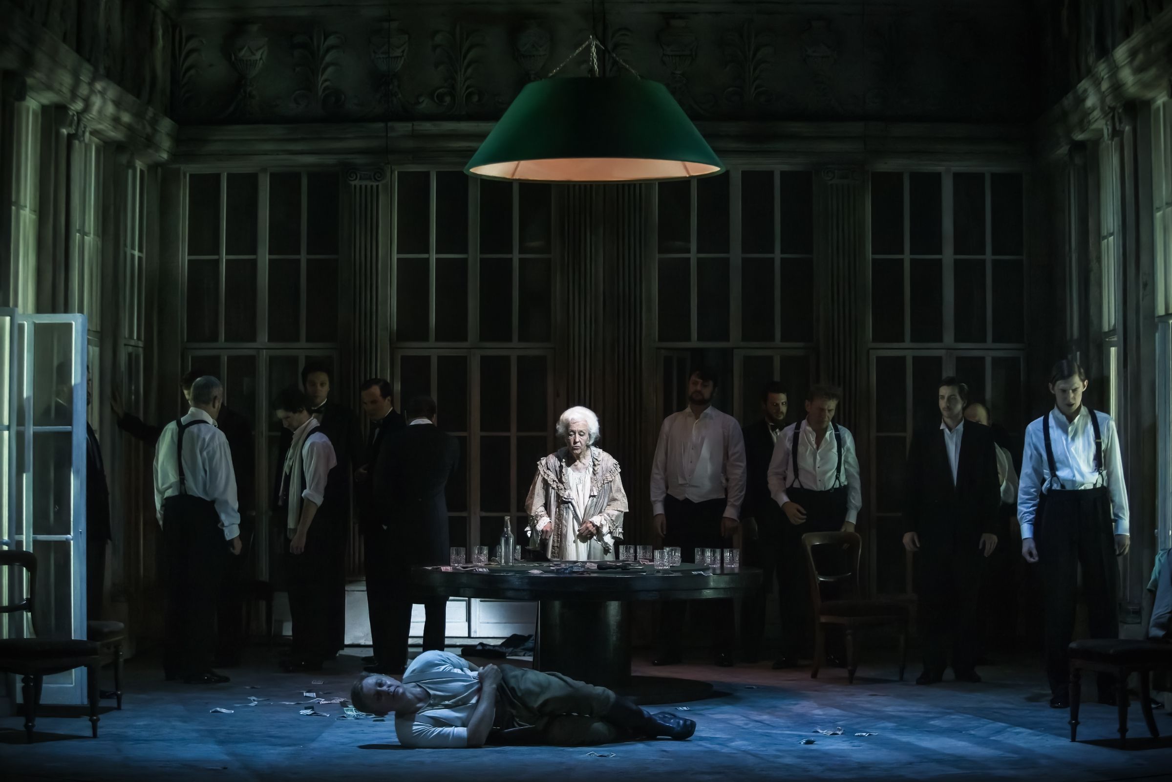Dame Josephine Barstow (The Countess), Eduard Martynyuk (Herman) and chorus © Craig Fuller