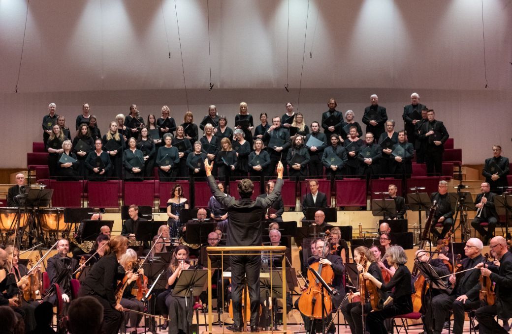 Royal Liverpool Philharmonic Orchestra and Choir © Mark McNulty (October 2021)