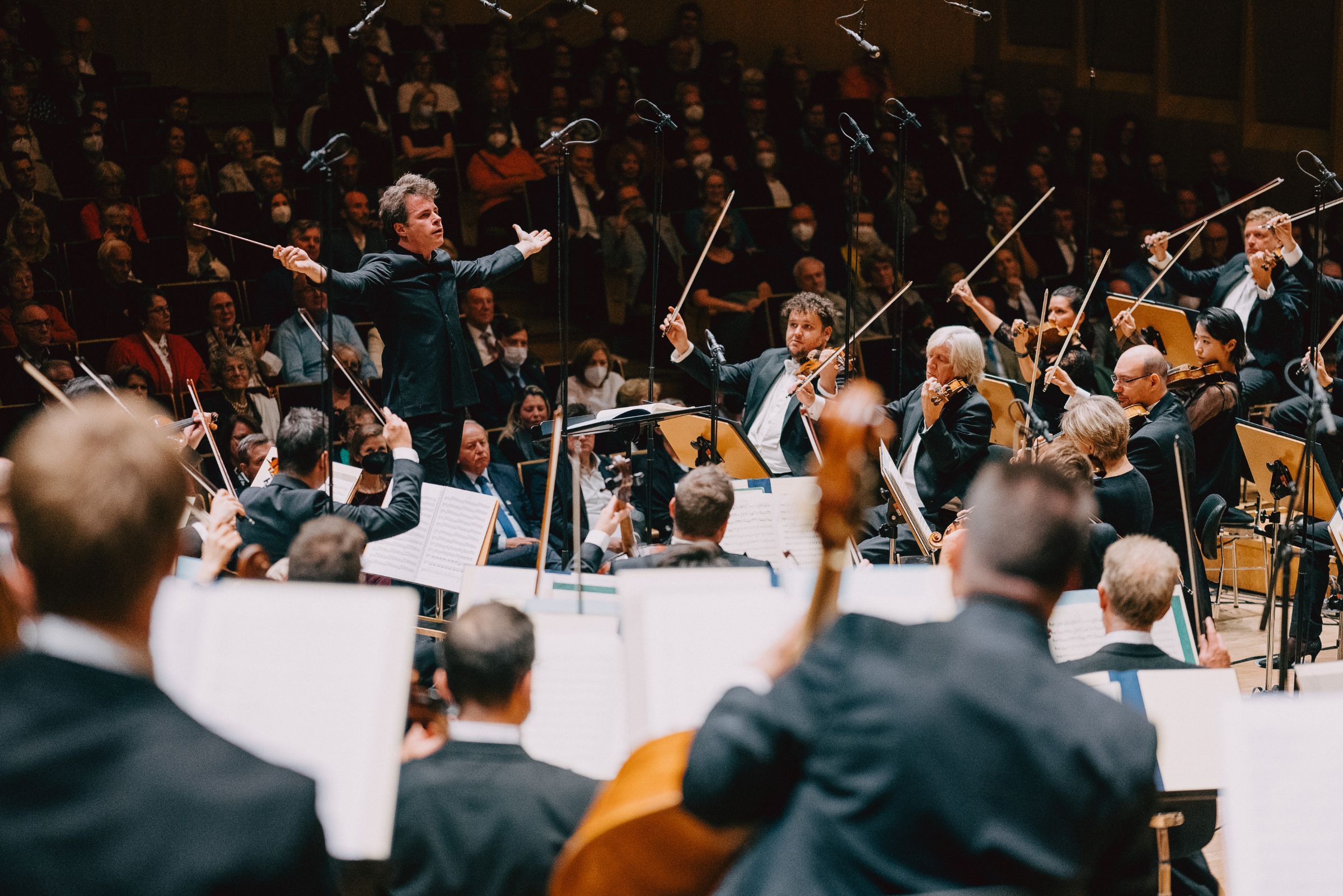 Bamberg Symphony and Chief Conductor Jakub Hrůša &copy; Marian Lenhard