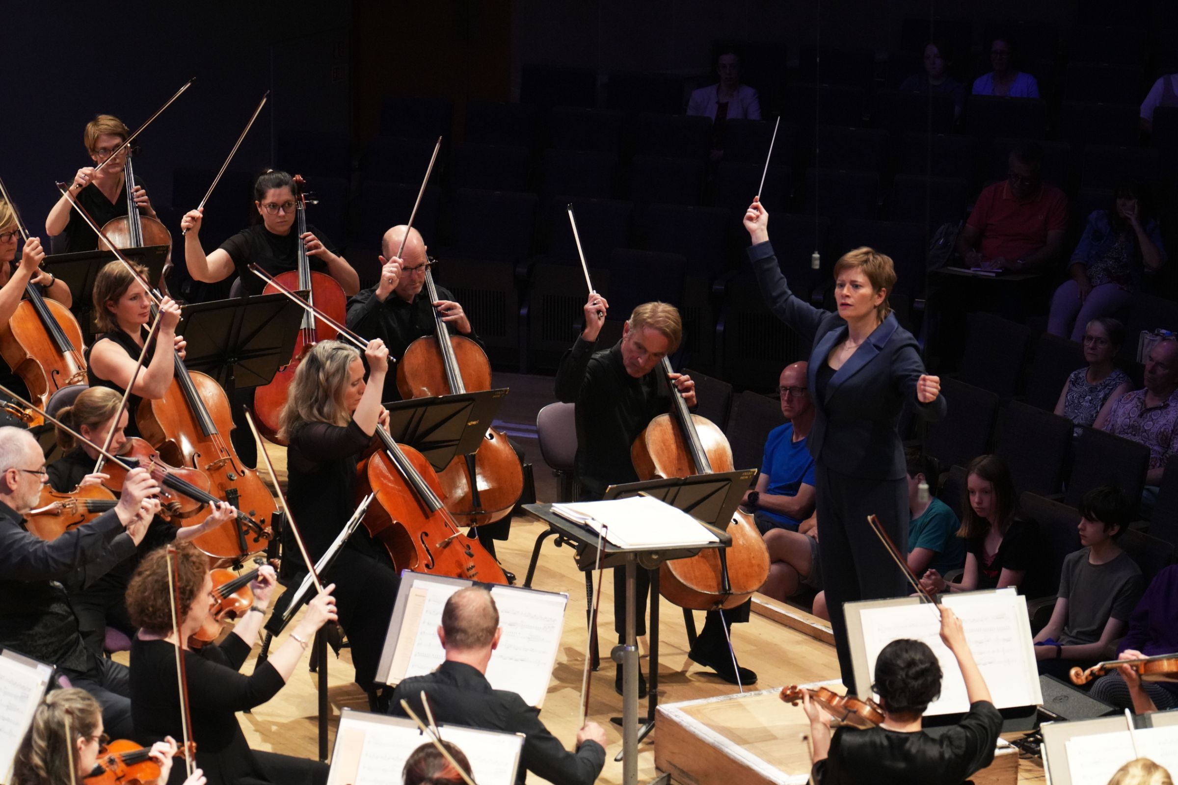 Anja Bihlmaier conducts the BBC Philharmonic &copy; The Hallé | Alex Burns