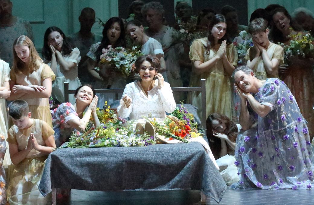 Ailyn Pérez (Desdemona) und Gerald Finley (Jago) © Wilfried Hösl