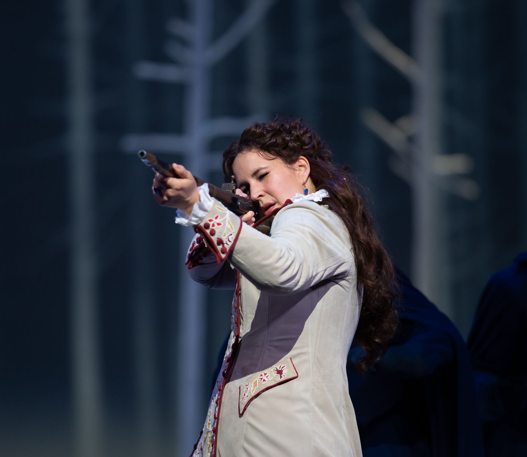 Lise Davidsen (Elisabetta) &copy; ROH | Bill Cooper