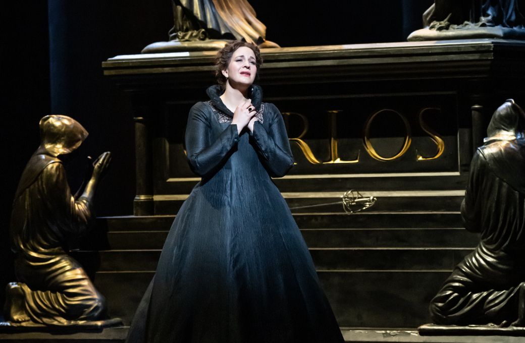Lise Davidsen (Elisabetta) &copy; ROH | Bill Cooper