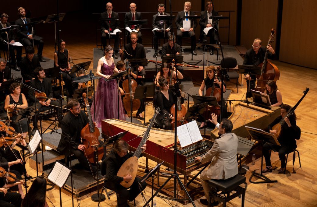 Marie Lys und Leonardo Garc&iacute;a Alarc&oacute;n mit der Cappella Mediterranea &copy; Bastien Lansbergen