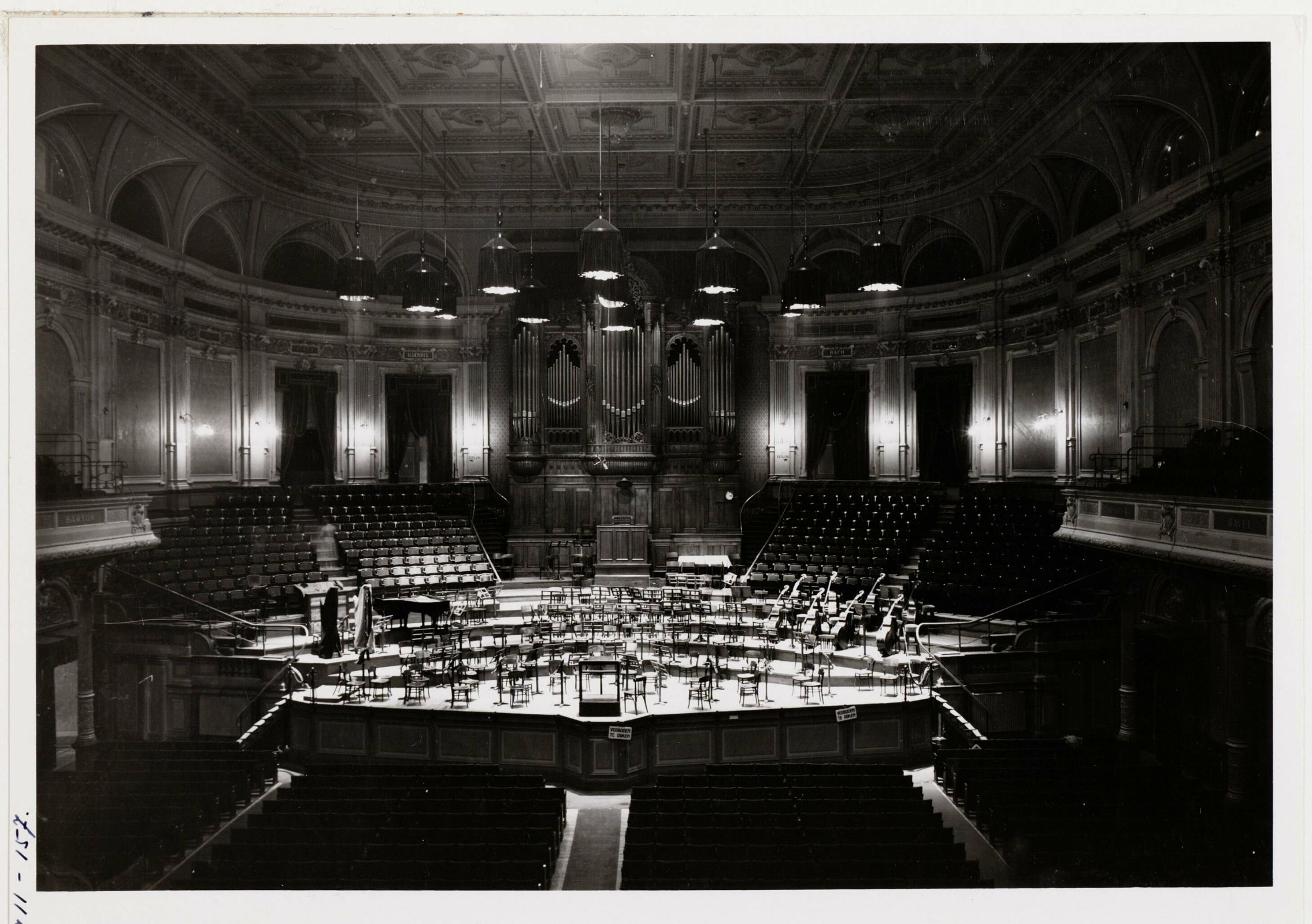 The Grote Zaal, empty, c. 1956 © Amsterdam City Archives