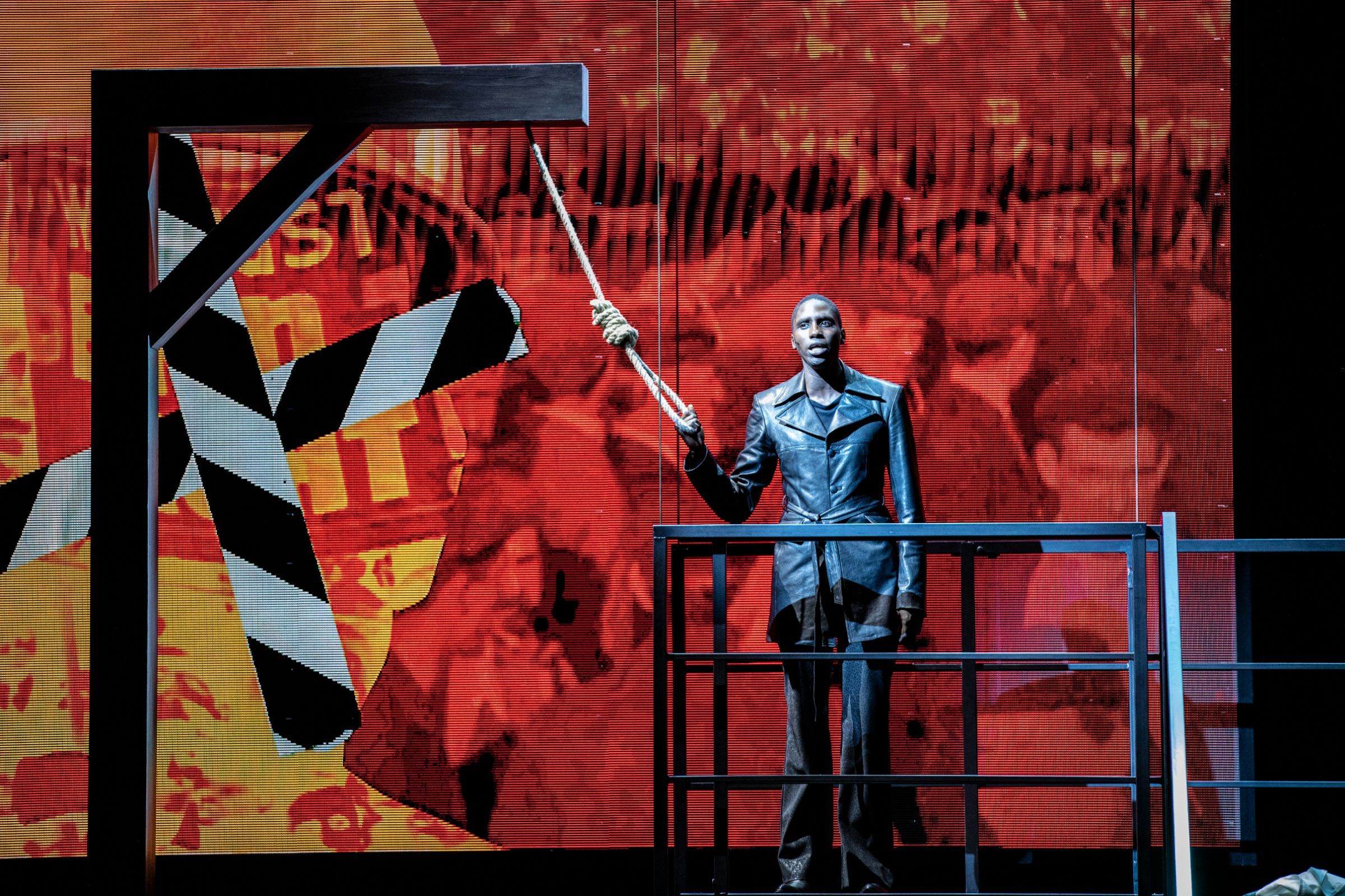Birane Ba (Macheath) © Jean-Louis Fernandez