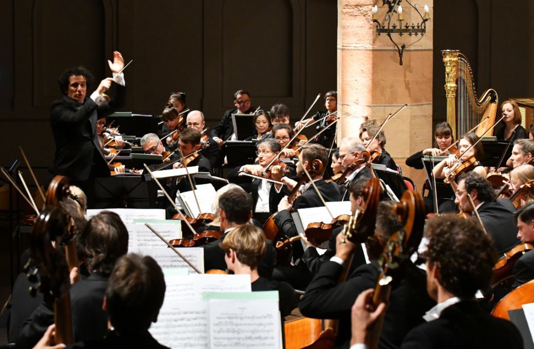 Alain Altinoglu dirige l'Orchestre Symphonique de la Radio de Francfort à Colmar © Bernard Fruhinsholz