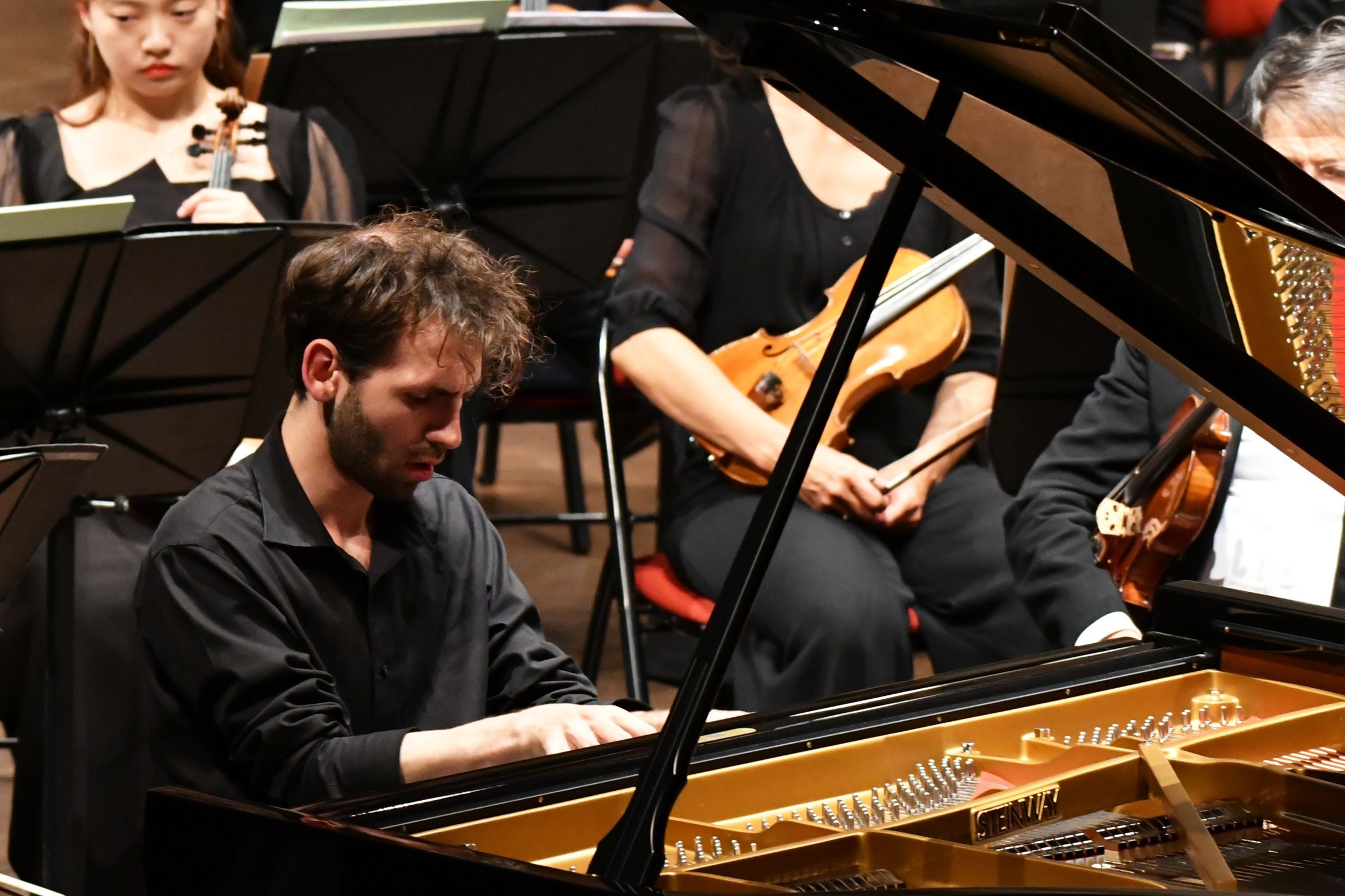 Alexandre Kantorow © Bernard Fruhinsholz