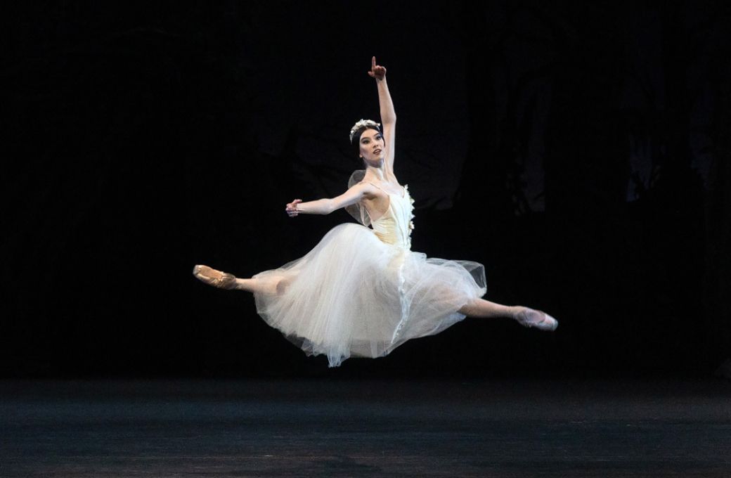Chloe Misseldine as Myrtha in Kevin McKenzie's <i>Giselle</i> © Rosalie O'Connor