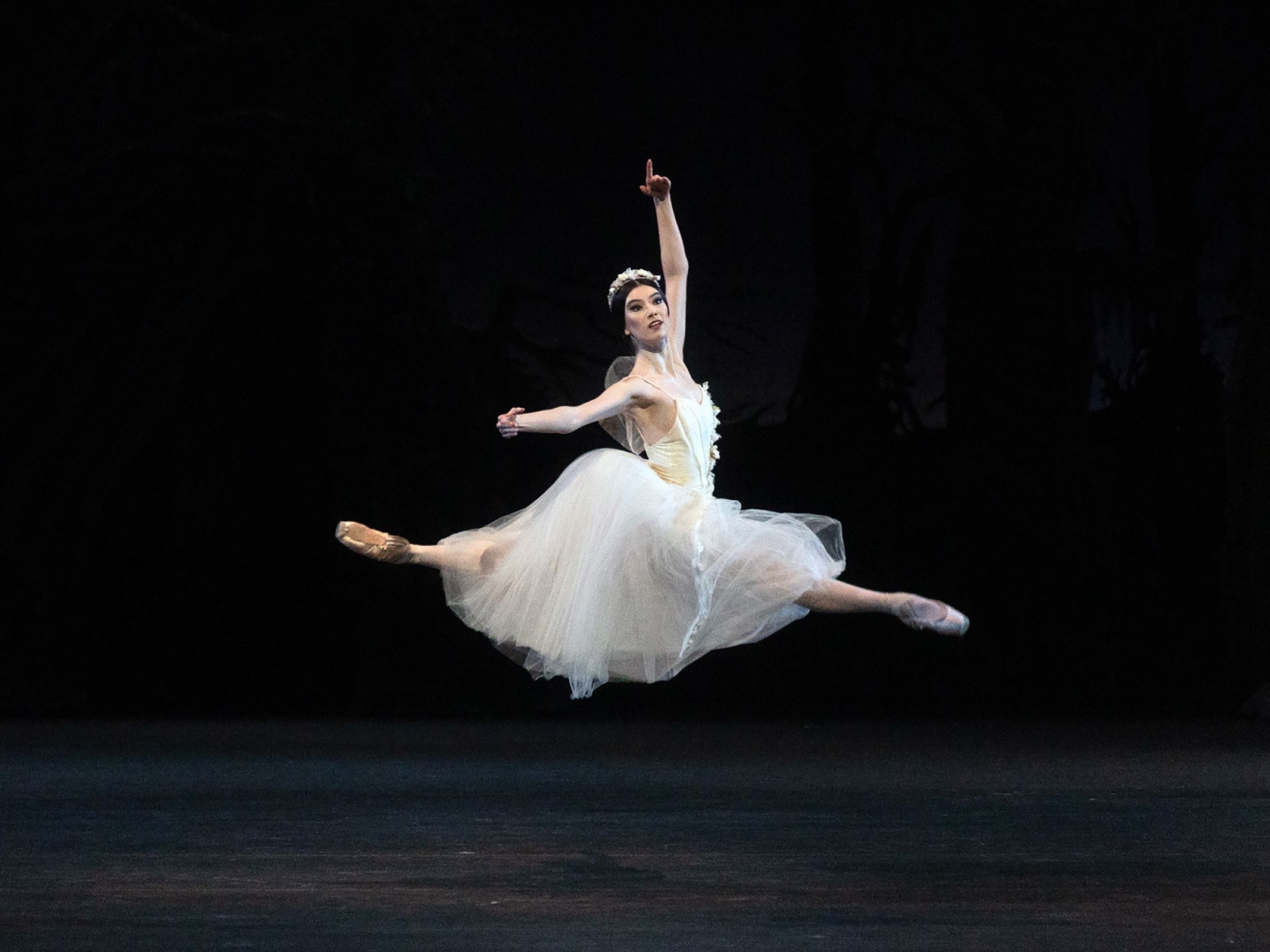 Chloe Misseldine as Myrtha in Kevin McKenzie's <i>Giselle</i> © Rosalie O'Connor