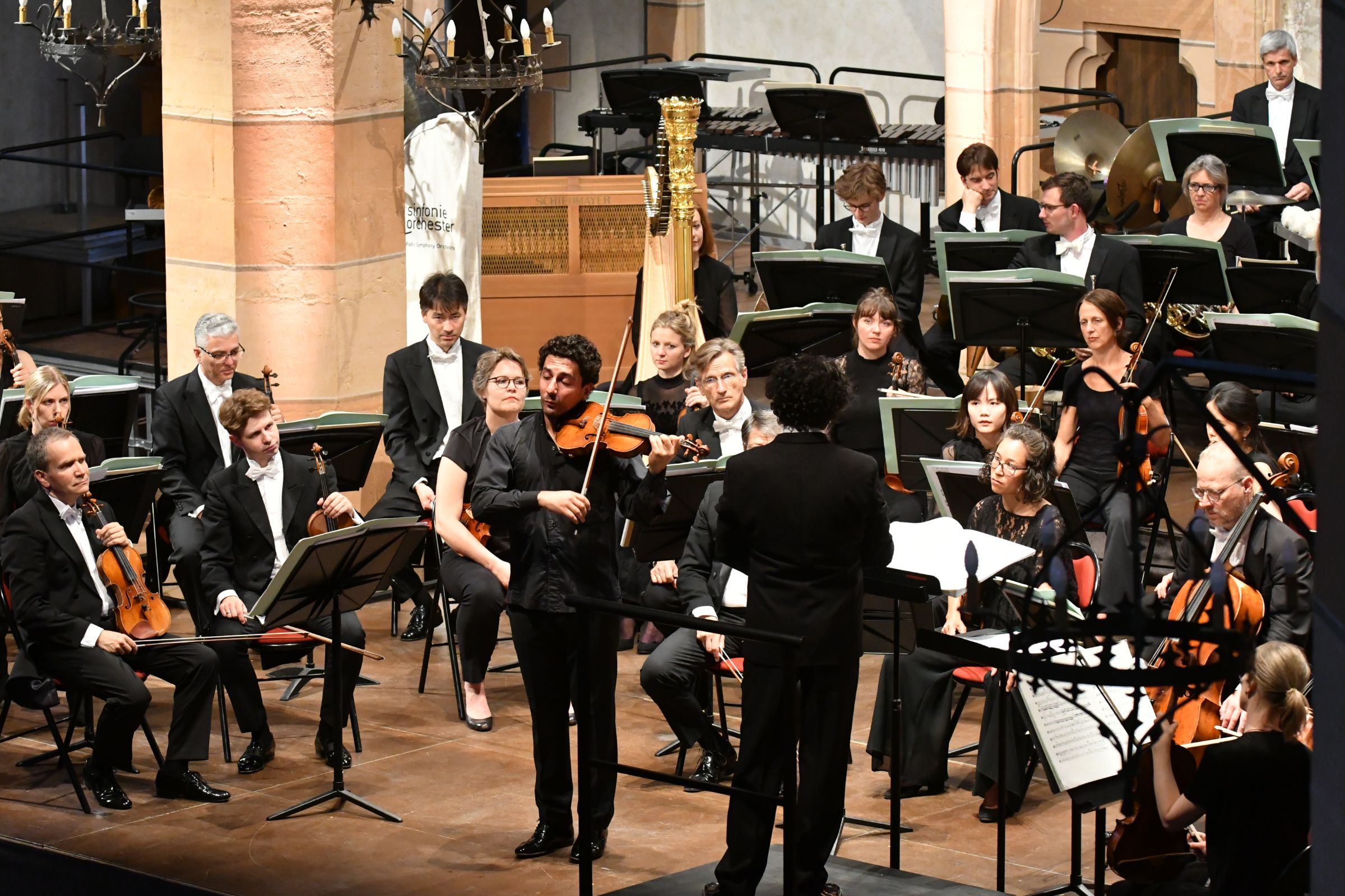 Sergey Khachatryan, l'Orchestre Symphonique de la Radio de Francfort et Alain Altinoglu © Festival international de Colmar