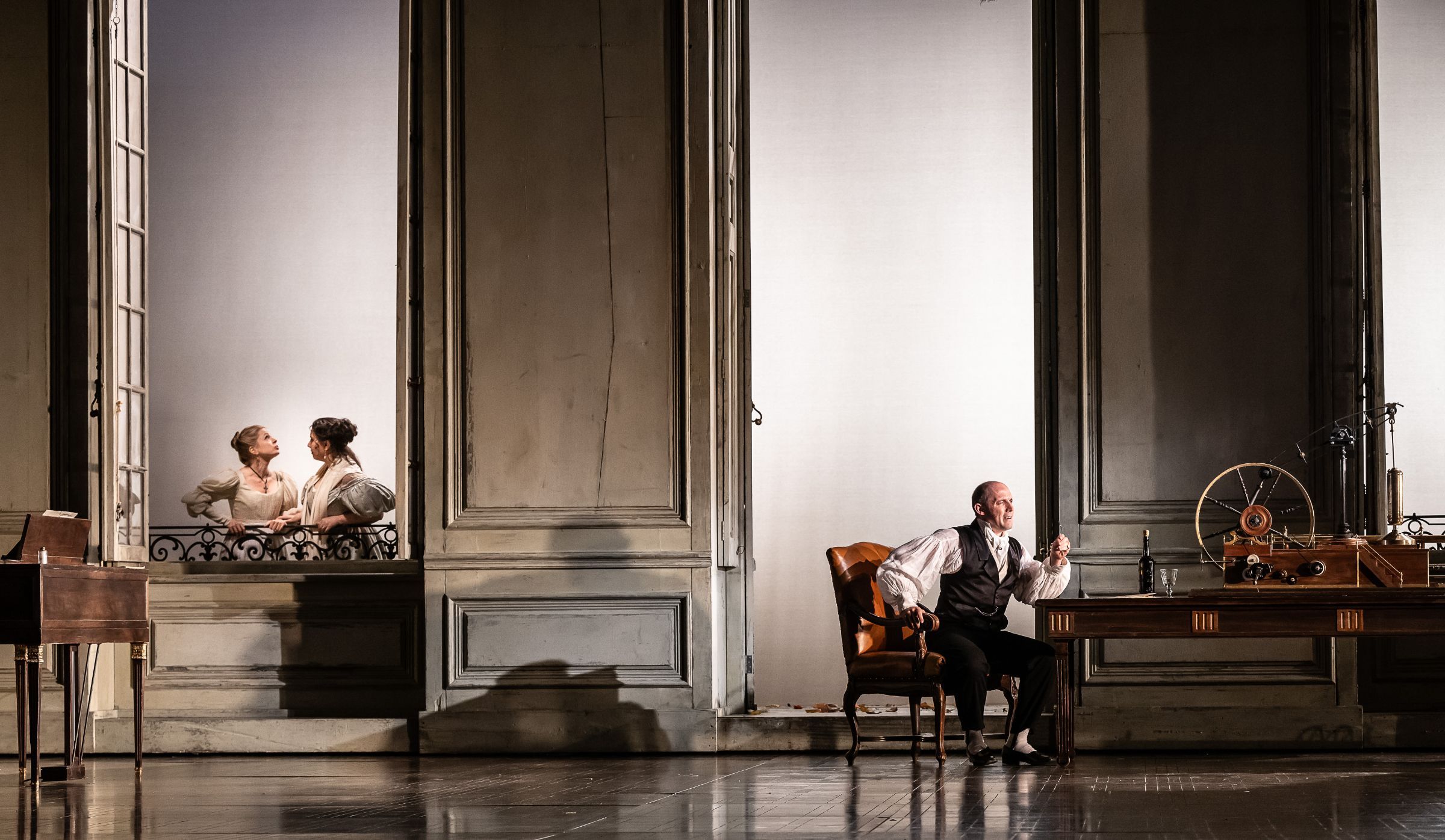 Siobhan Stagg (Susanna), Hrachuhí Bassénz (Contessa) and Stéphane Degout (Almaviva) &copy; ROH | Clive Barda
