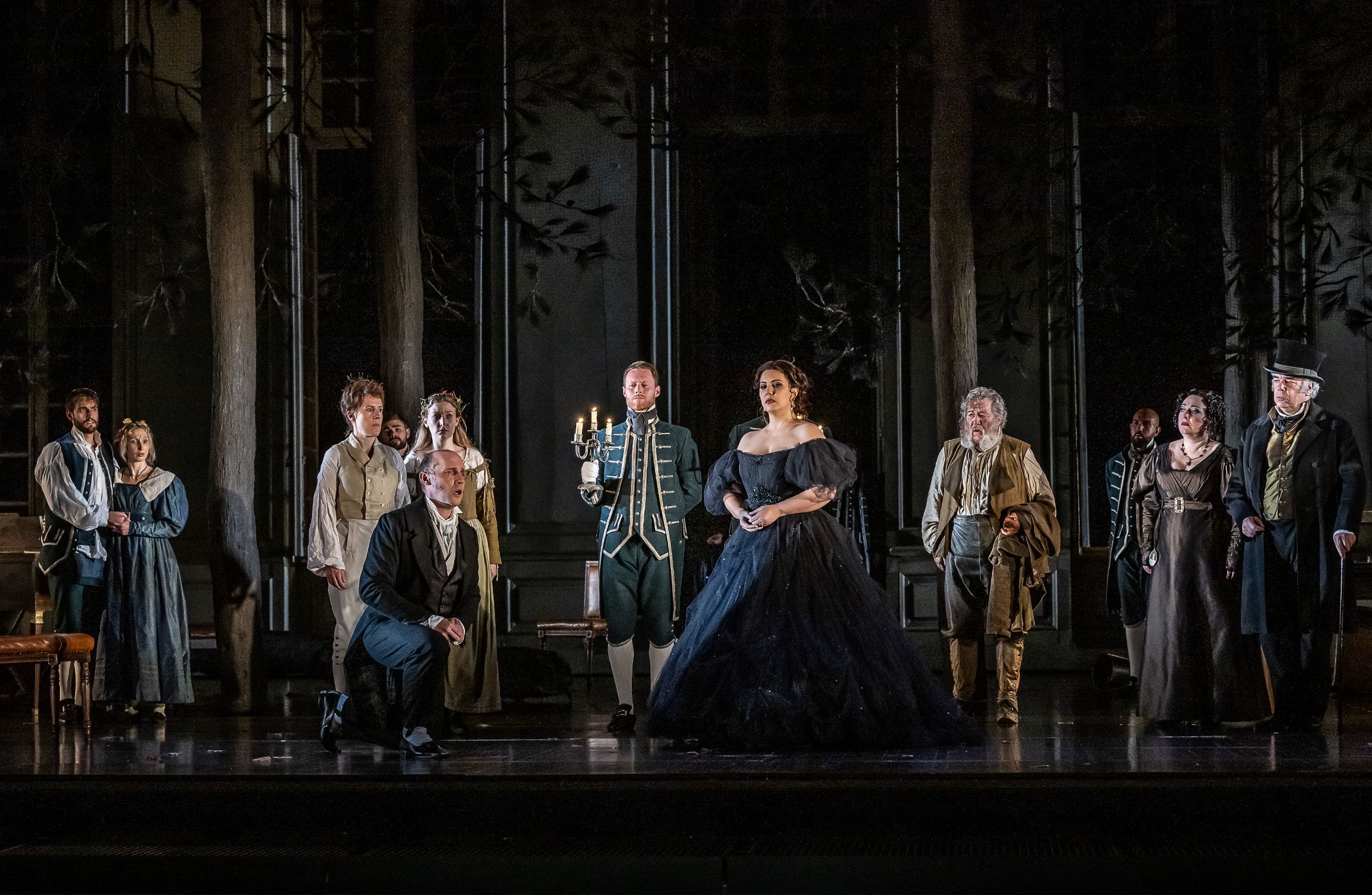 Stéphane Degout (Almaviva), Hrachuhí Bassénz (Contessa) and ensemble &copy; ROH | Clive Barda