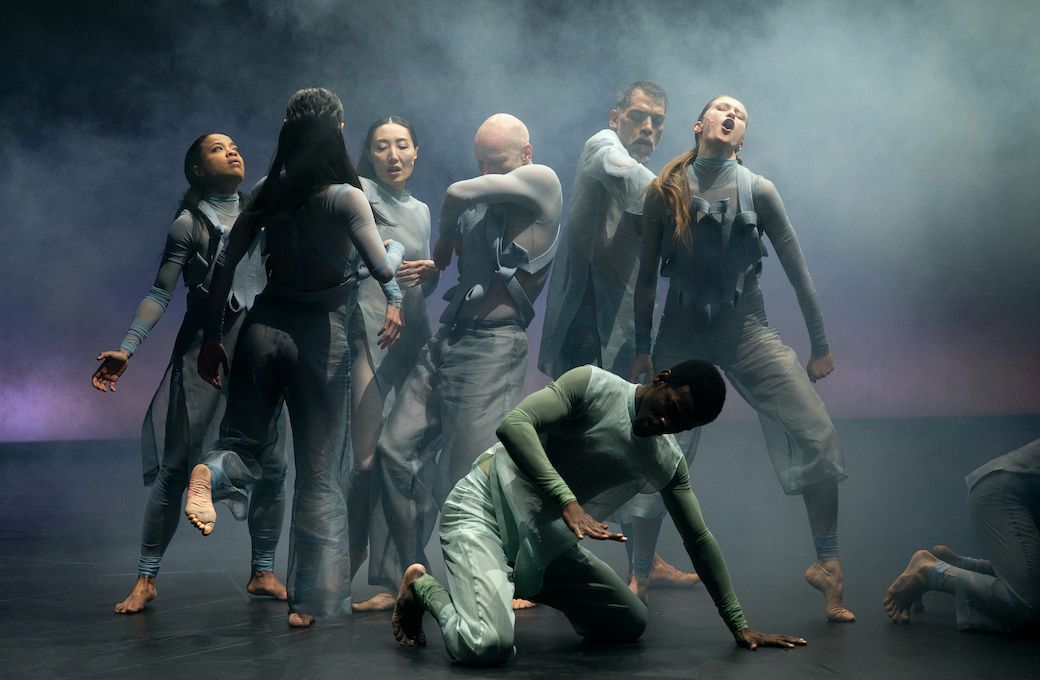 Sasha Waltz &amp; Guests durante la interpretaci&oacute;n de <i>Beethoven 7</i> &copy; Sebastian Bolesch