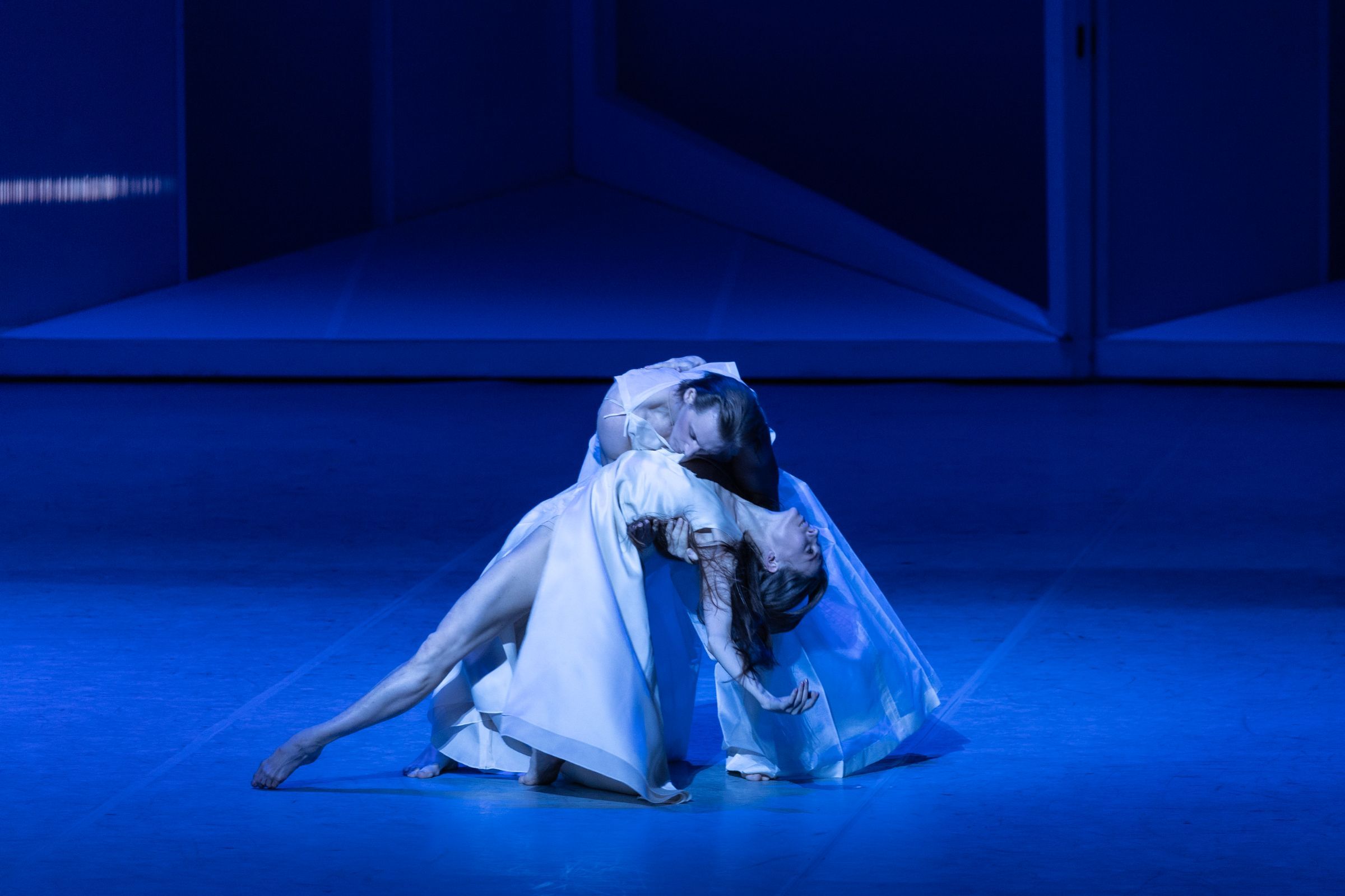 Anna Laudere and Edvin Revazov in Neumeier's <i>Orphée et Eurydice</i> &copy; Kiran West