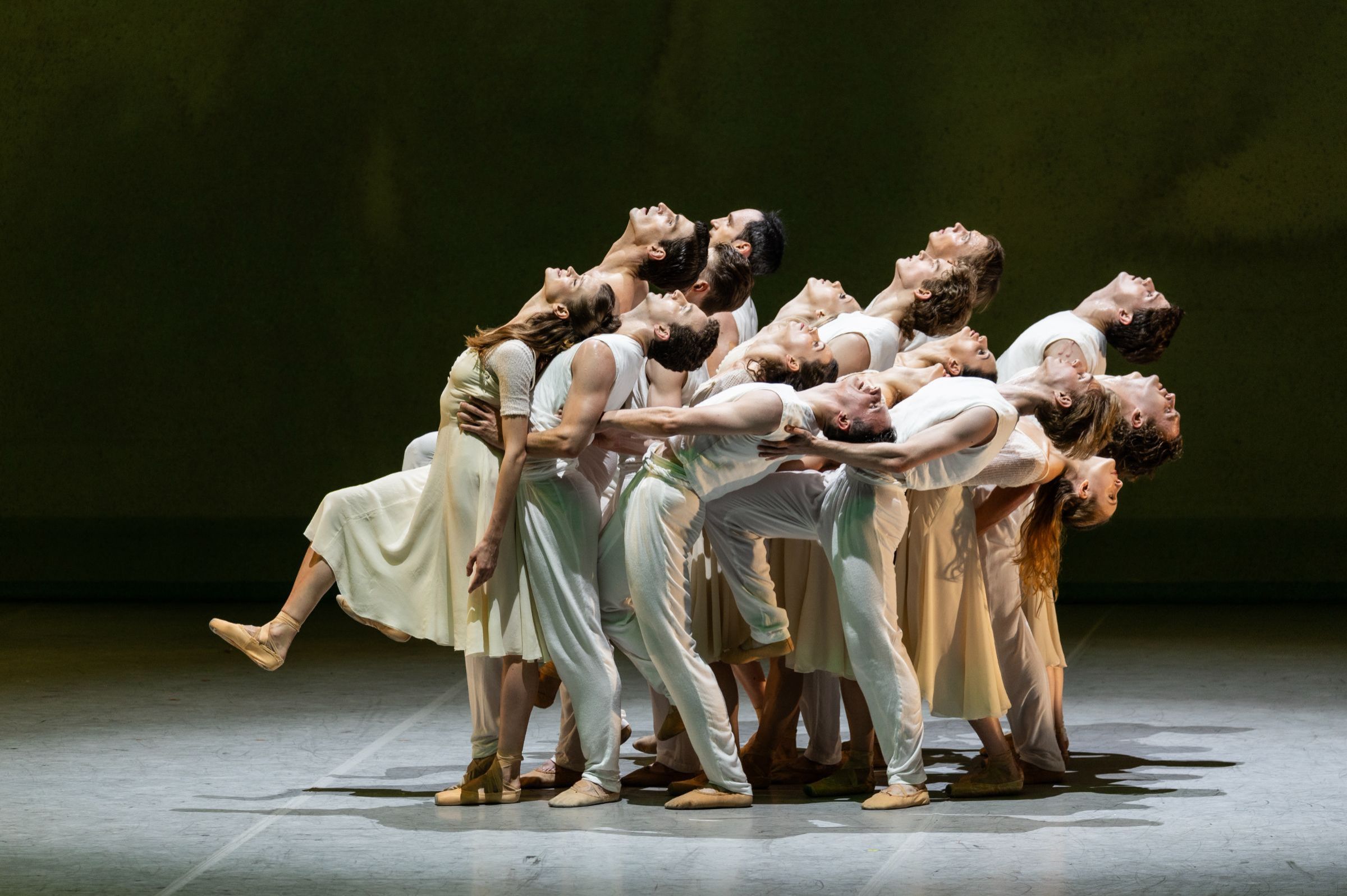 Ensemble des Taras Shevchenko National Opera and Ballet Theater of Ukraine in <i>Spring and Fall</i> &copy; Kiran West