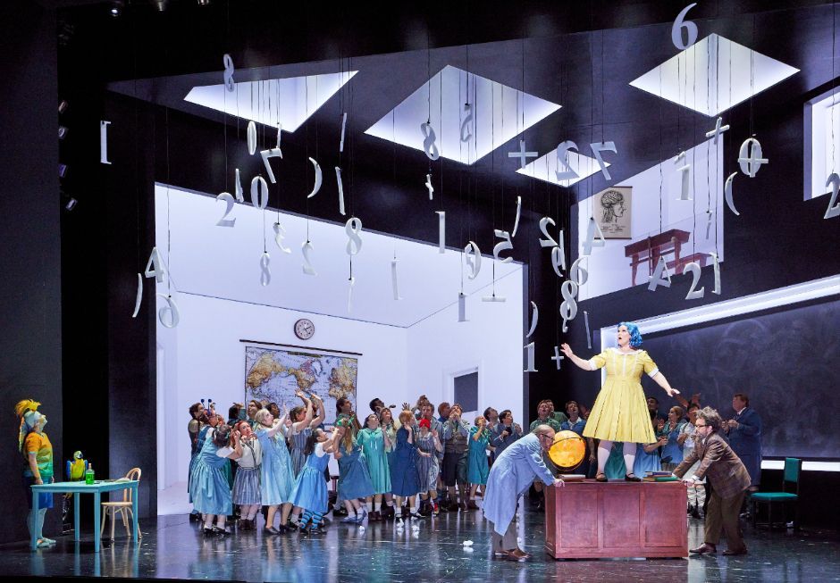 Agnes Sarkis (Nicklausse), Adam Player (Cochenille), Jessica Pratt (Olympia), Opera Australia Chorus © Keith Saunders