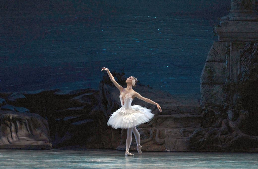 Skylar Brandt as Odette in Act 2 of <i>Swan Lake</i> &copy; Rosalie O'Connor