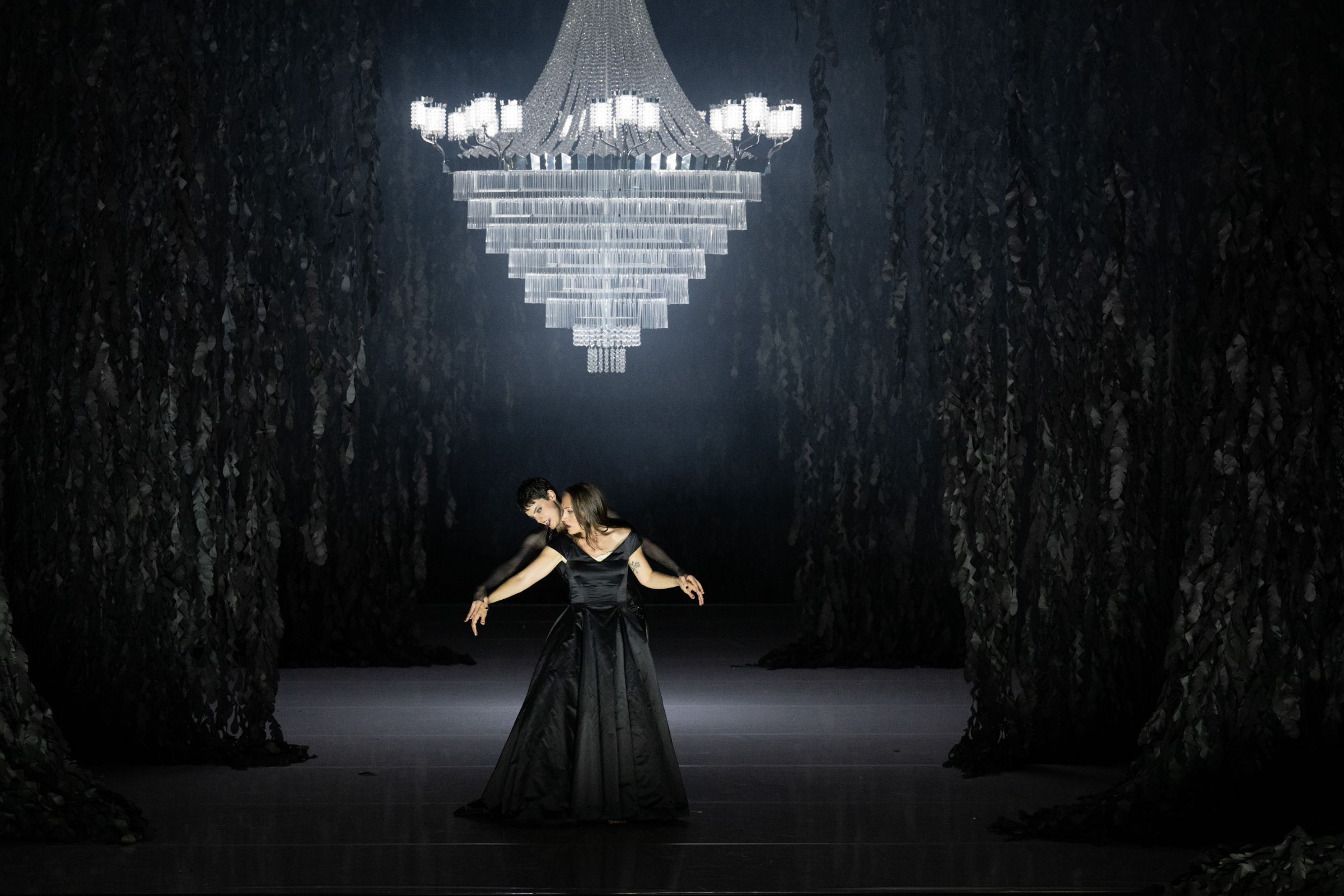Emily D'Angelo (Juno) und Brenda Rae (Semele) &copy; Monika Rittershaus