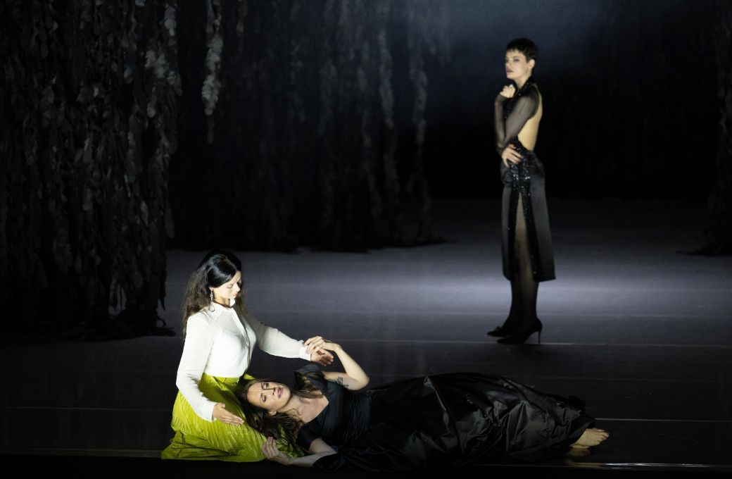 Nadezhda Karyazina (Ino), Emily D'Angelo (Juno) und Brenda Rae (Semele) &copy; Monika Rittershaus
