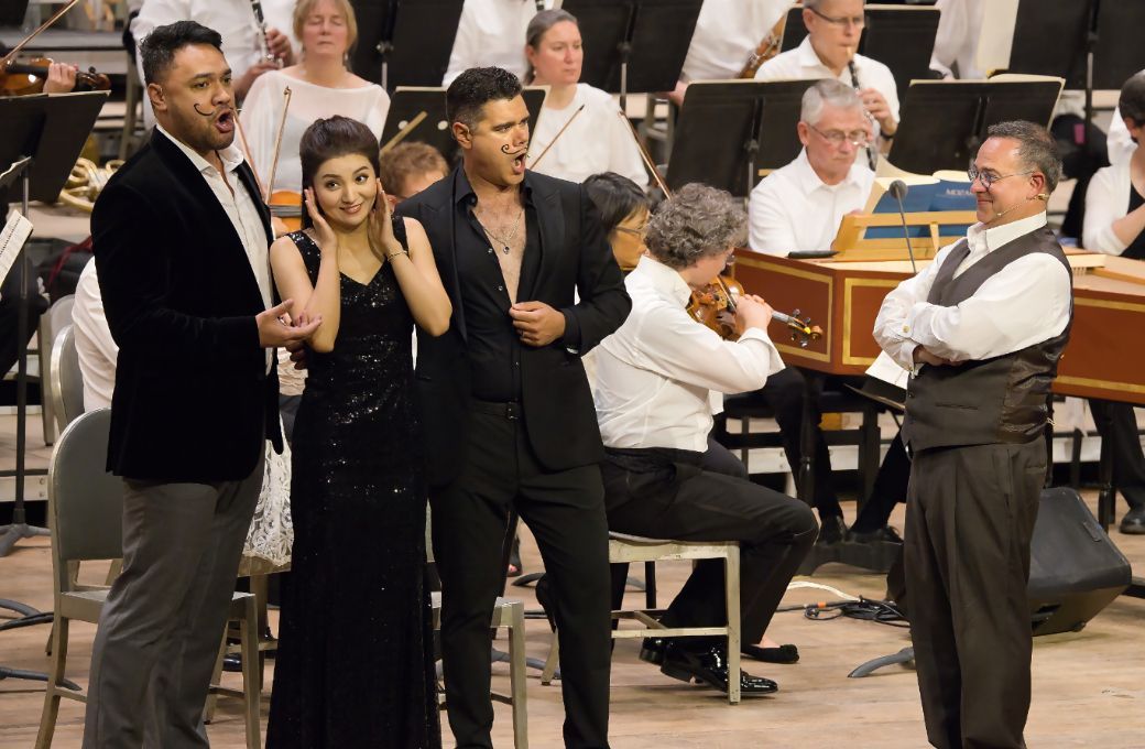 Amitai Pati (Ferrando), Meigui Zhang (Despina), Elliot Madore (Guglielmo), Patrick Carfizzi © Hilary Scott