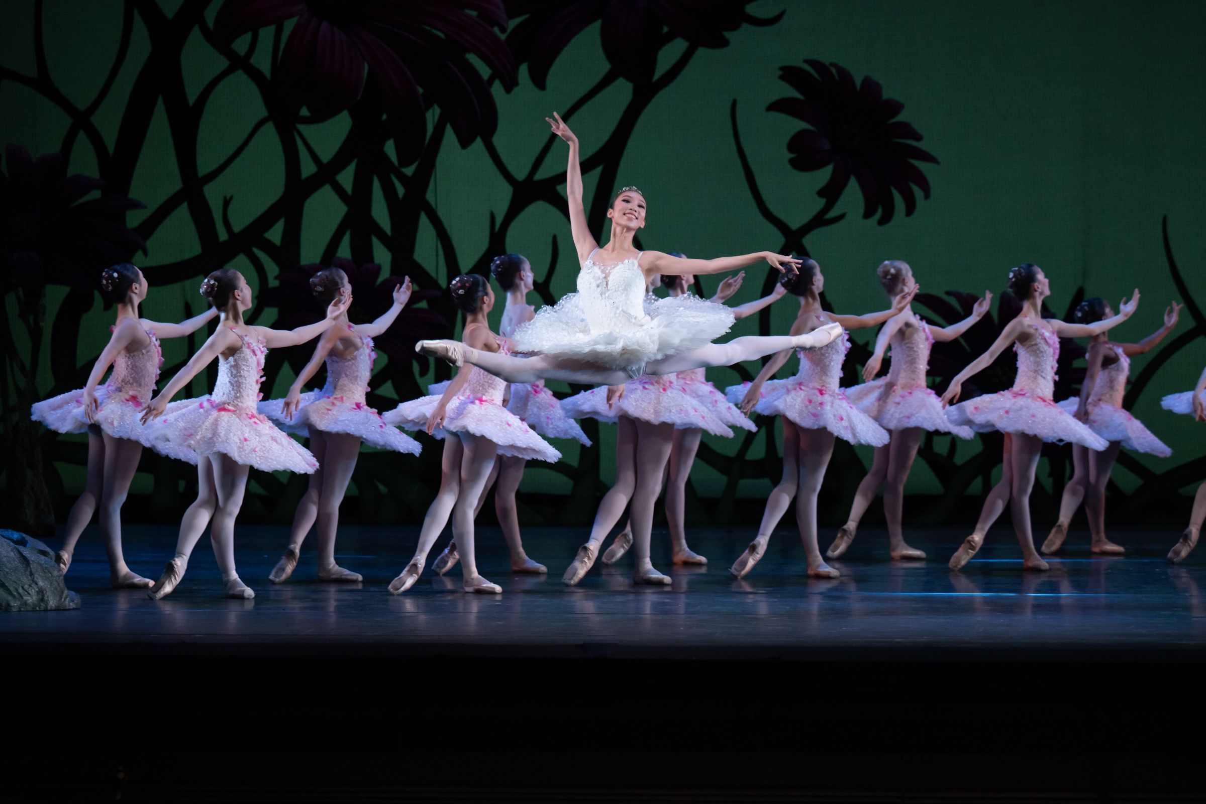 Taeryeong Kim as Kitri in Carlos Acosta's <i>Don Quixote</i> &copy; ASH