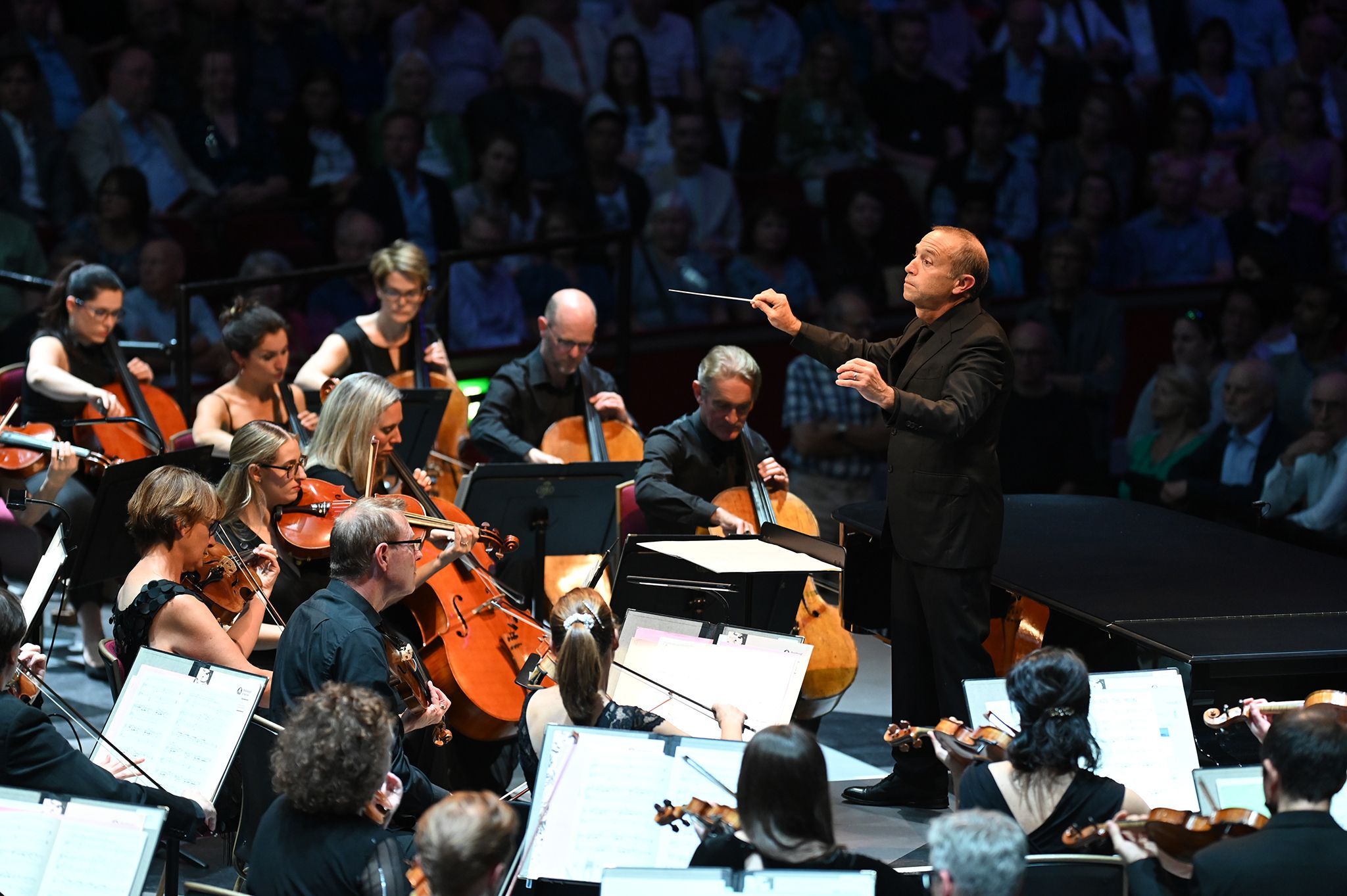 Mark Wigglesworth conducting the BBC Philharmonic © BBC | Chris Christodoulou