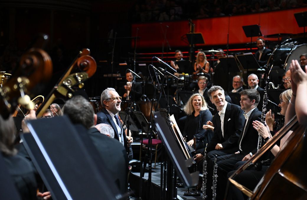 Josep Pons congratulating the BBC Symphony Orchestra © BBC | Chris Christodoulou
