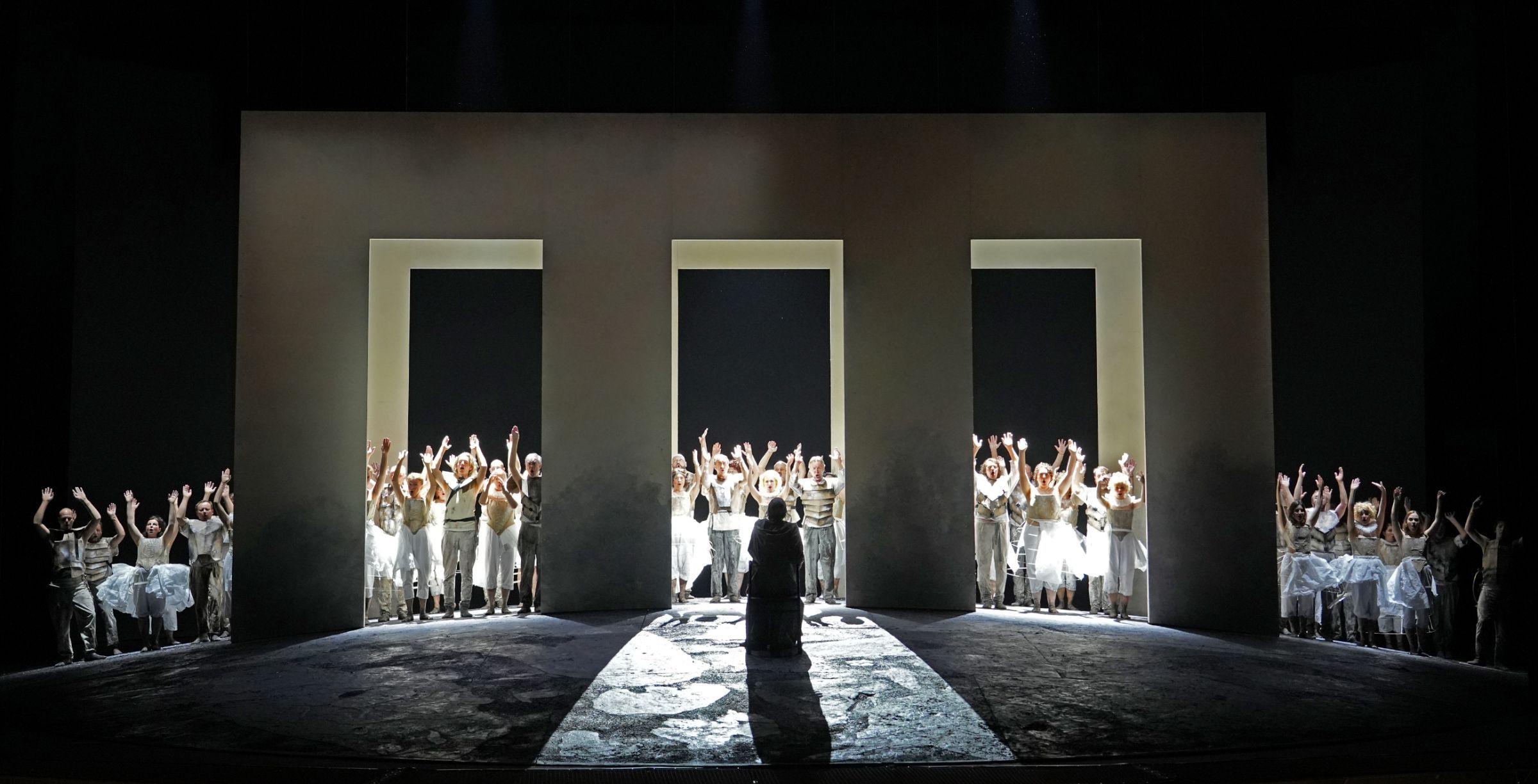 <i>Ernani</i> &copy; Bregenzer Festspiele | Karl Forster